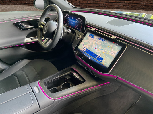 MERCEDES-BENZ E 200-image-13