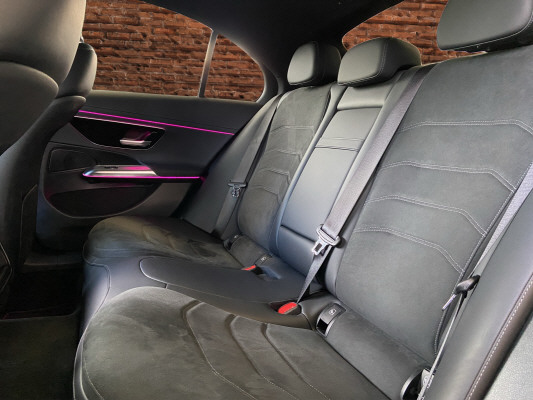 MERCEDES-BENZ E 200-image-12