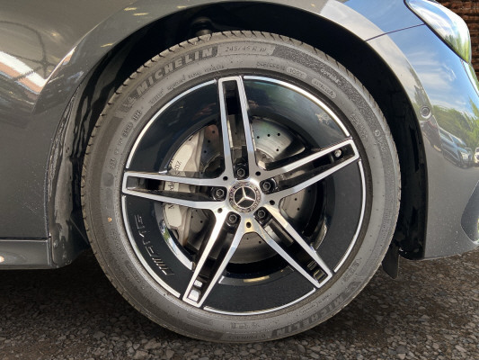MERCEDES-BENZ E 200-image-7