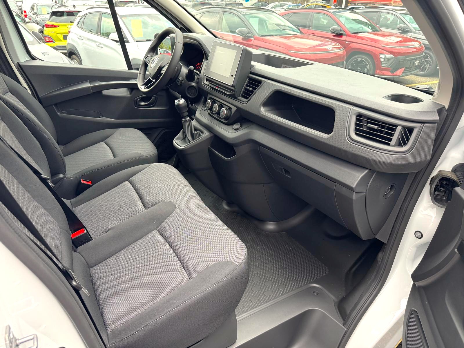 RENAULT RENAULT Trafic 2.0 Blue dCi 130 Advance L1H1 EN-image-5