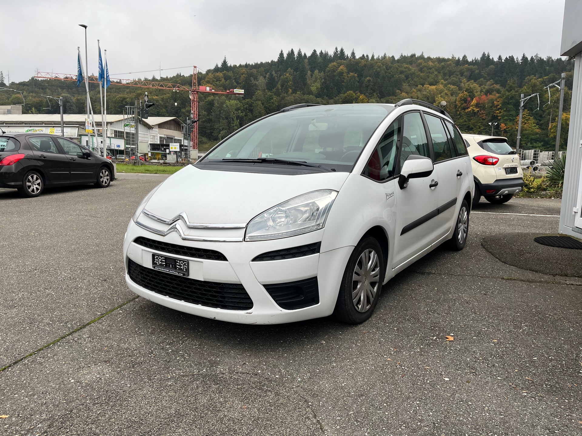 CITROEN Grand C4 Picasso 1.6 HDI 16V Attraction-image-0