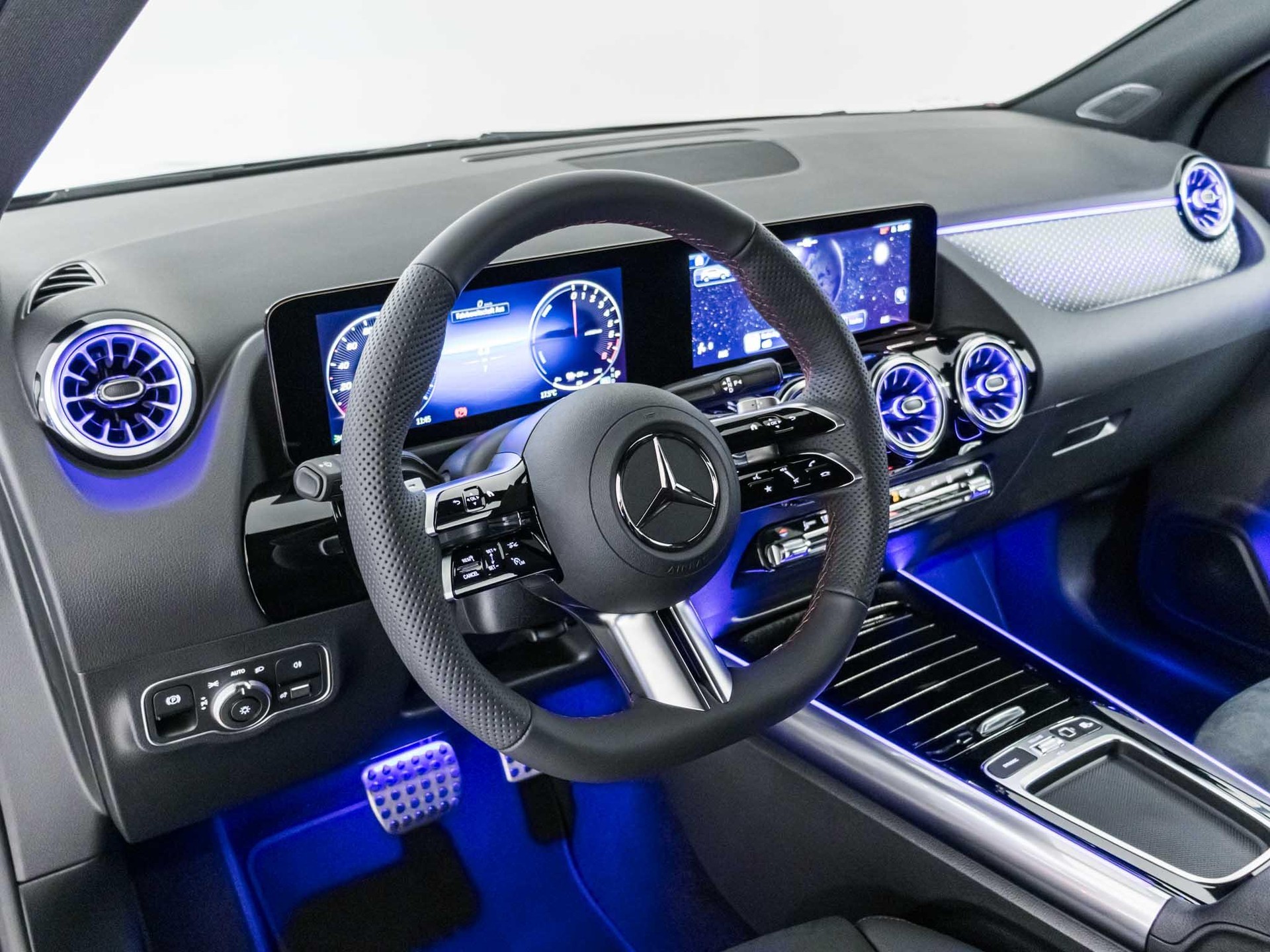 MERCEDES-BENZ GLA 250 e-image-8