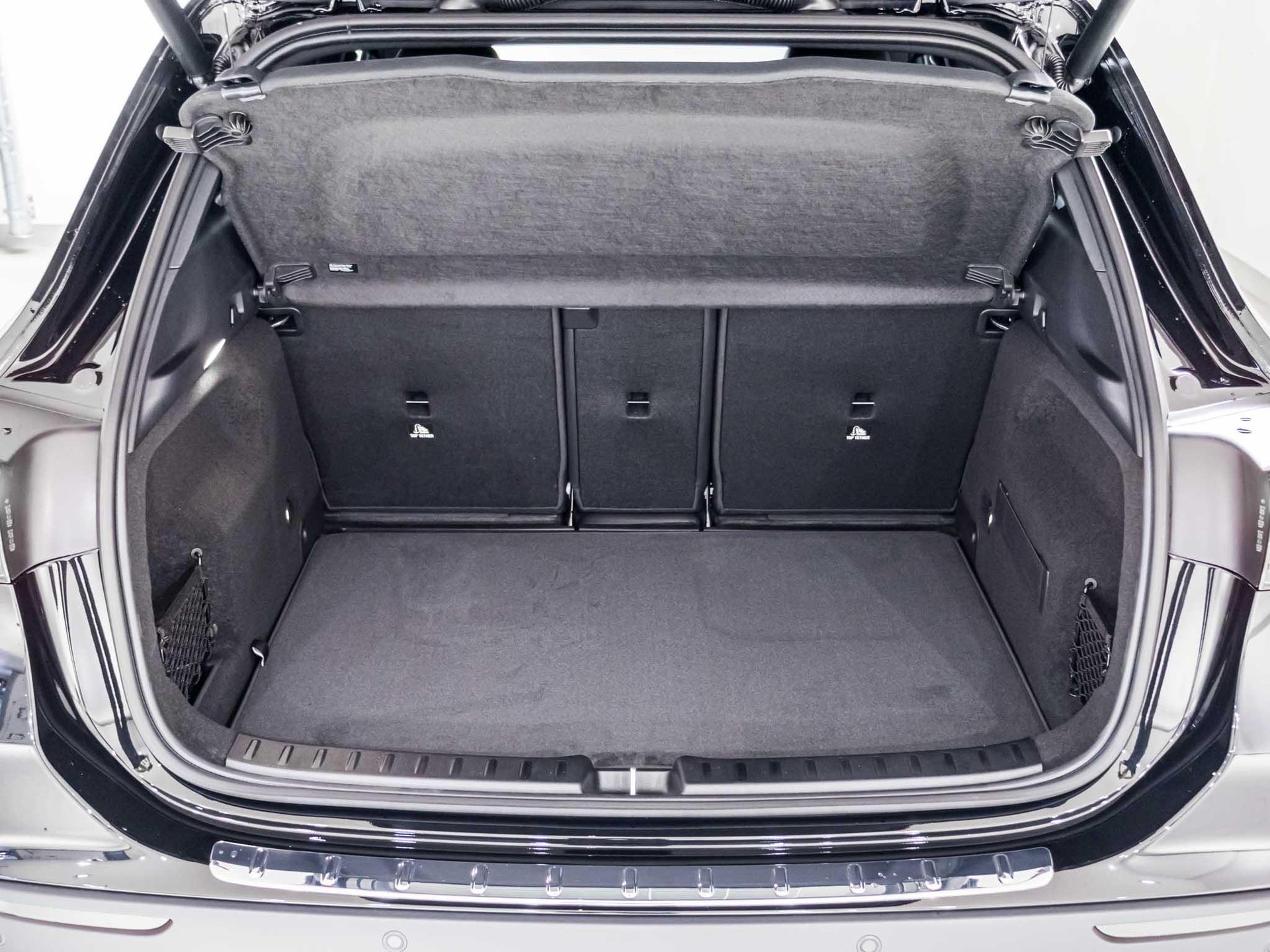 MERCEDES-BENZ GLA 250 e-image-11