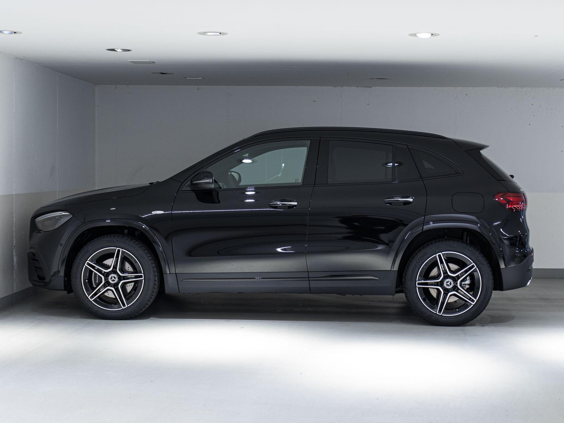 MERCEDES-BENZ GLA 250 e-image-4