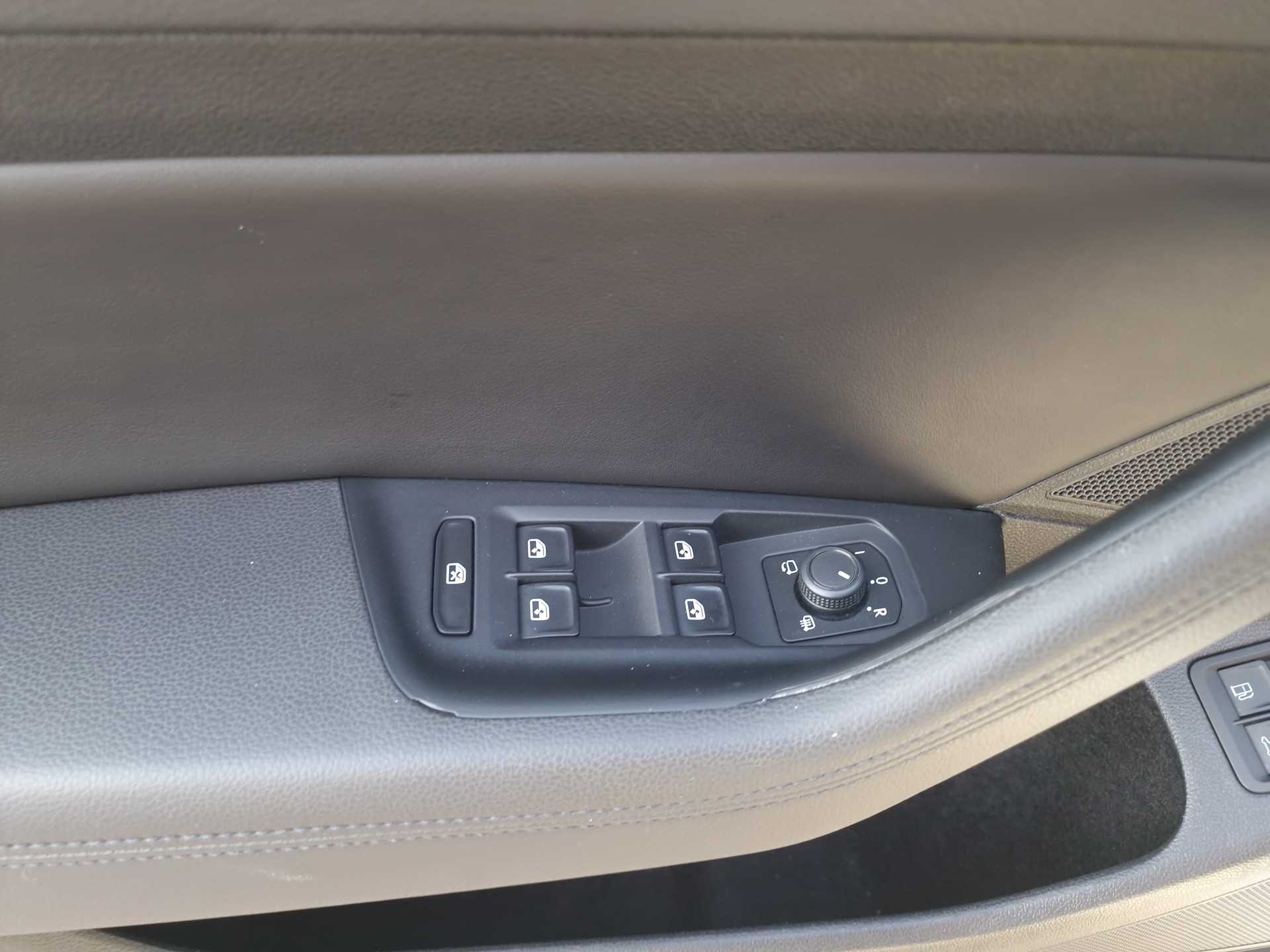 VW Passat Variant 1.4 TSI GTE Hybrid DSG 12Mt Gara 8x Bereif-image-26