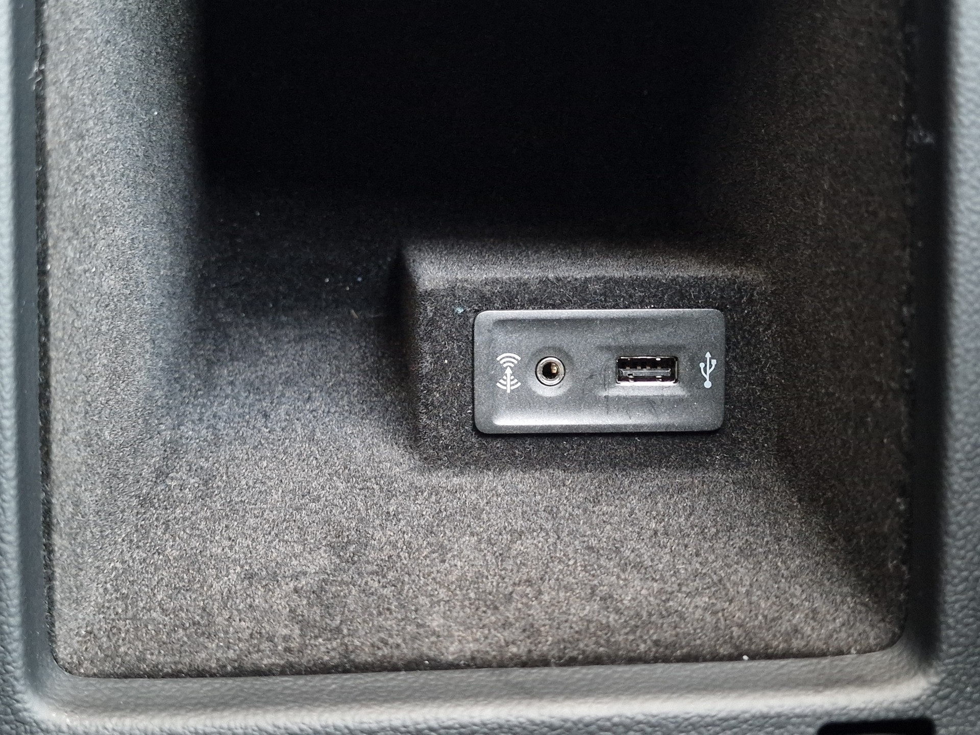 VW Passat Variant 1.4 TSI GTE Hybrid DSG 12Mt Gara 8x Bereif-image-24