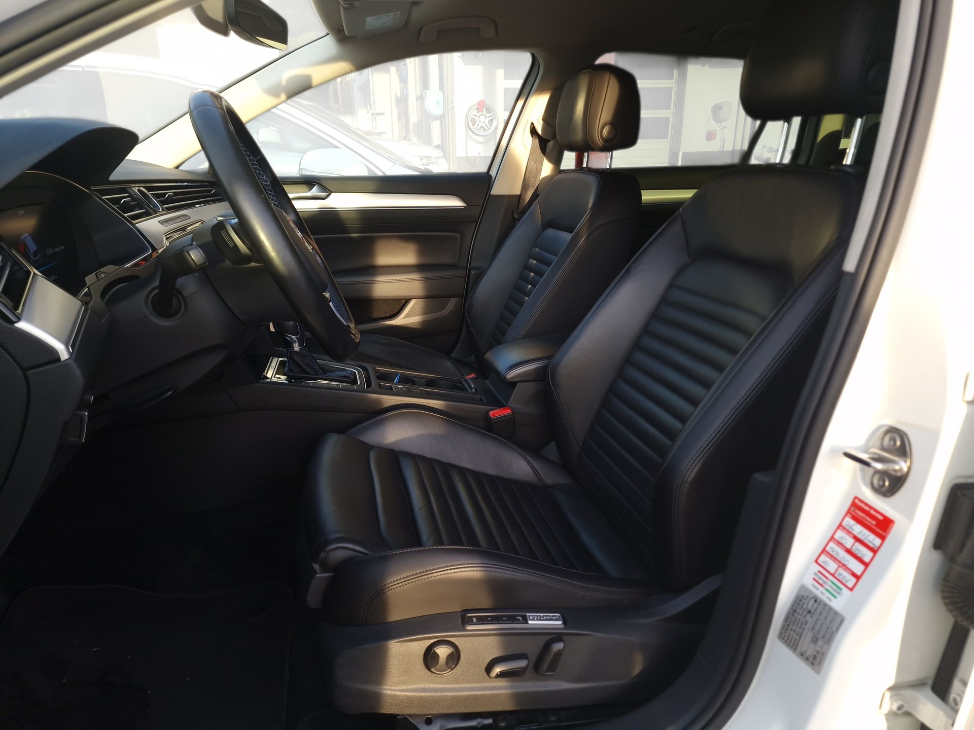 VW Passat Variant 1.4 TSI GTE Hybrid DSG 12Mt Gara 8x Bereif-image-9