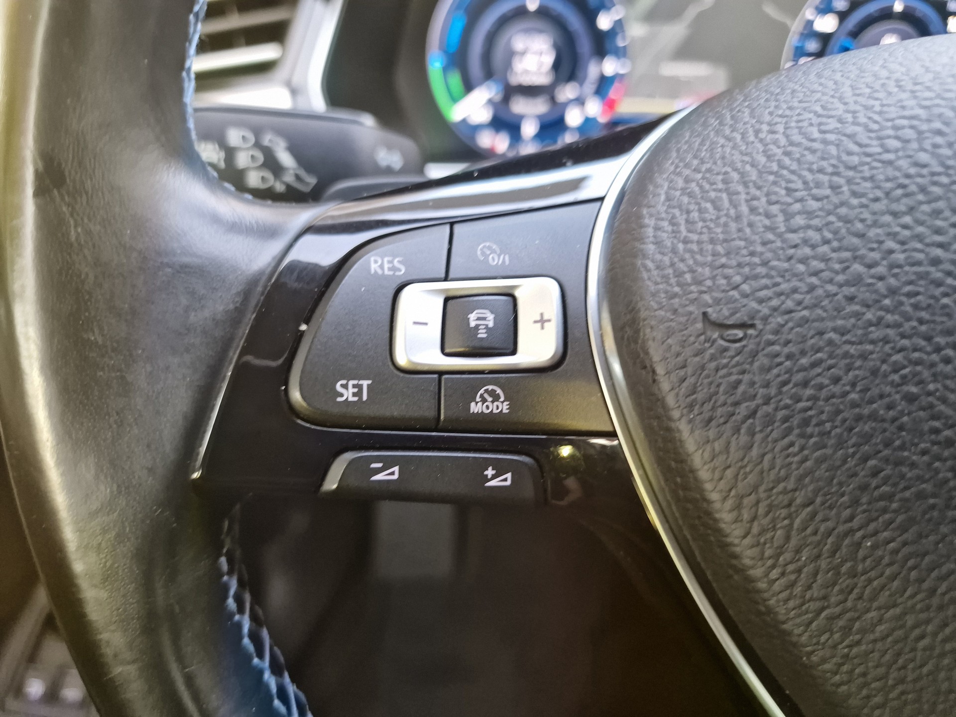 VW Passat Variant 1.4 TSI GTE Hybrid DSG 12Mt Gara 8x Bereif-image-15