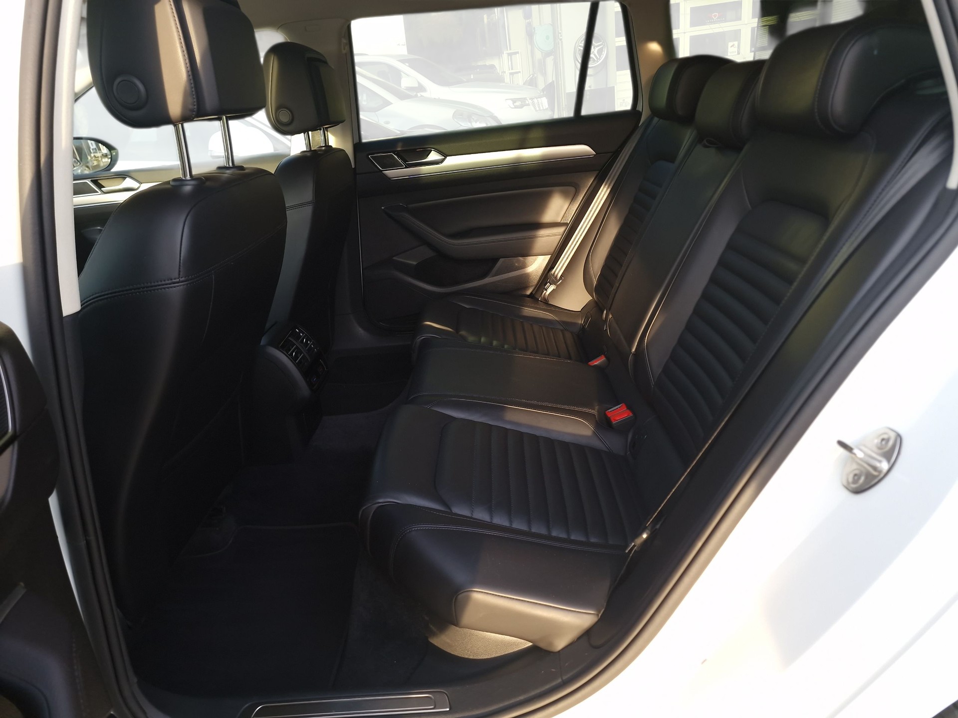 VW Passat Variant 1.4 TSI GTE Hybrid DSG 12Mt Gara 8x Bereif-image-11