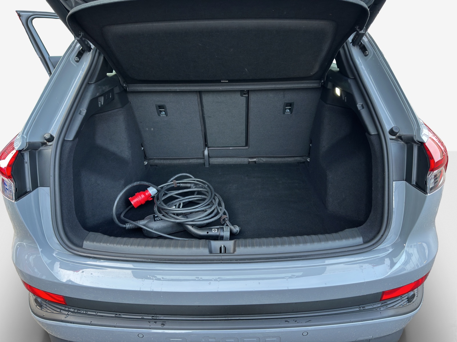 AUDI Q4 e-tron 50 quattro-image-13