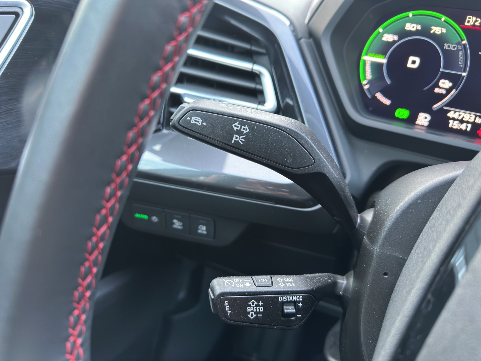 AUDI Q4 e-tron 50 quattro-image-15