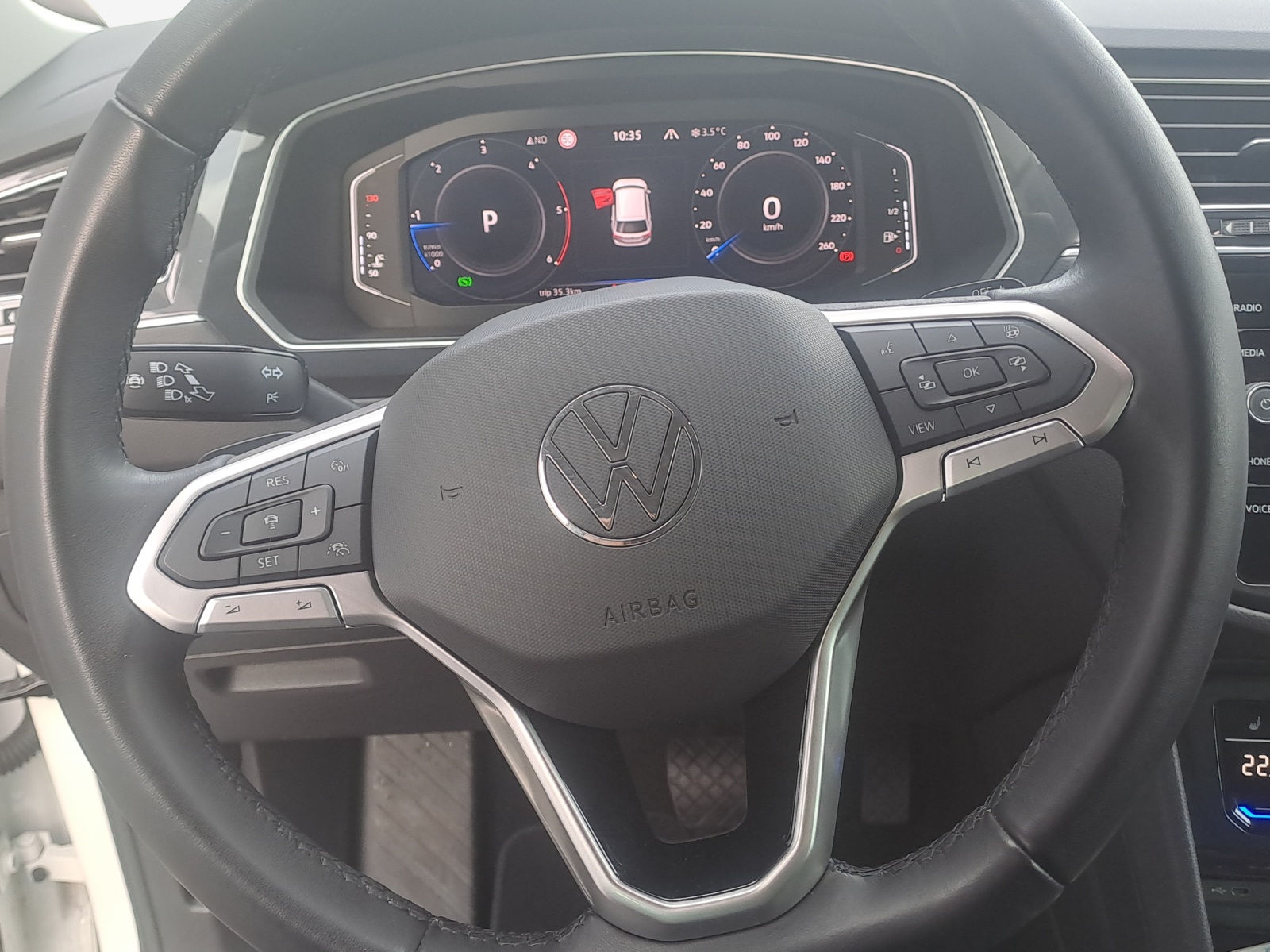 VW Tiguan 2.0 TDI SCR Elegance 4Motion DSG-image-9