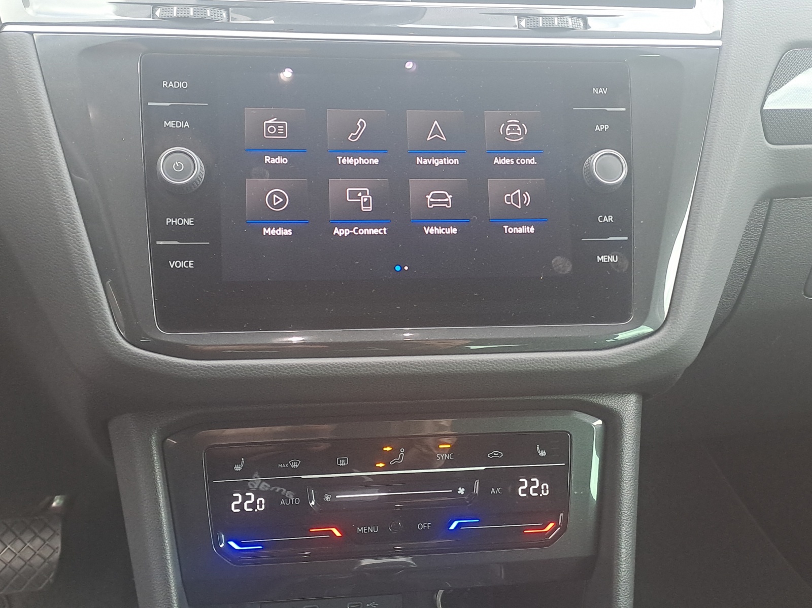 VW Tiguan 2.0 TDI SCR Elegance 4Motion DSG-image-10