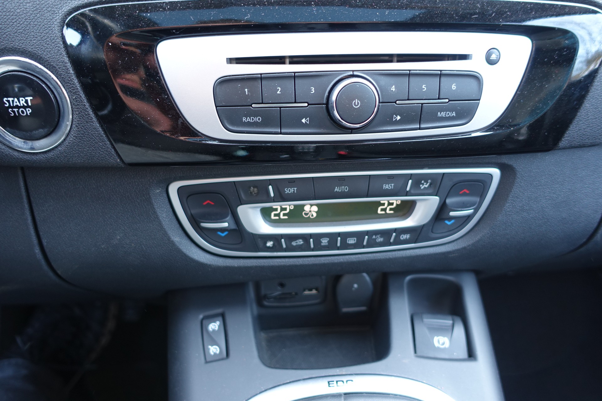 RENAULT Scénic 1.5 dCi Bose EDC-image-4