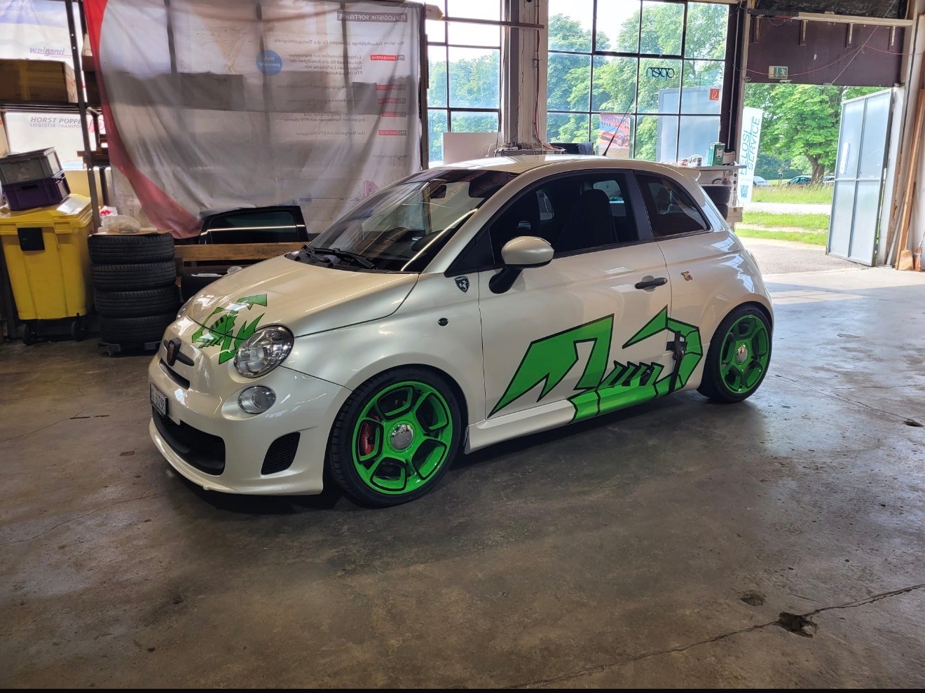 FIAT 500 1.4 16V Turbo Abarth 695 SS-image-12