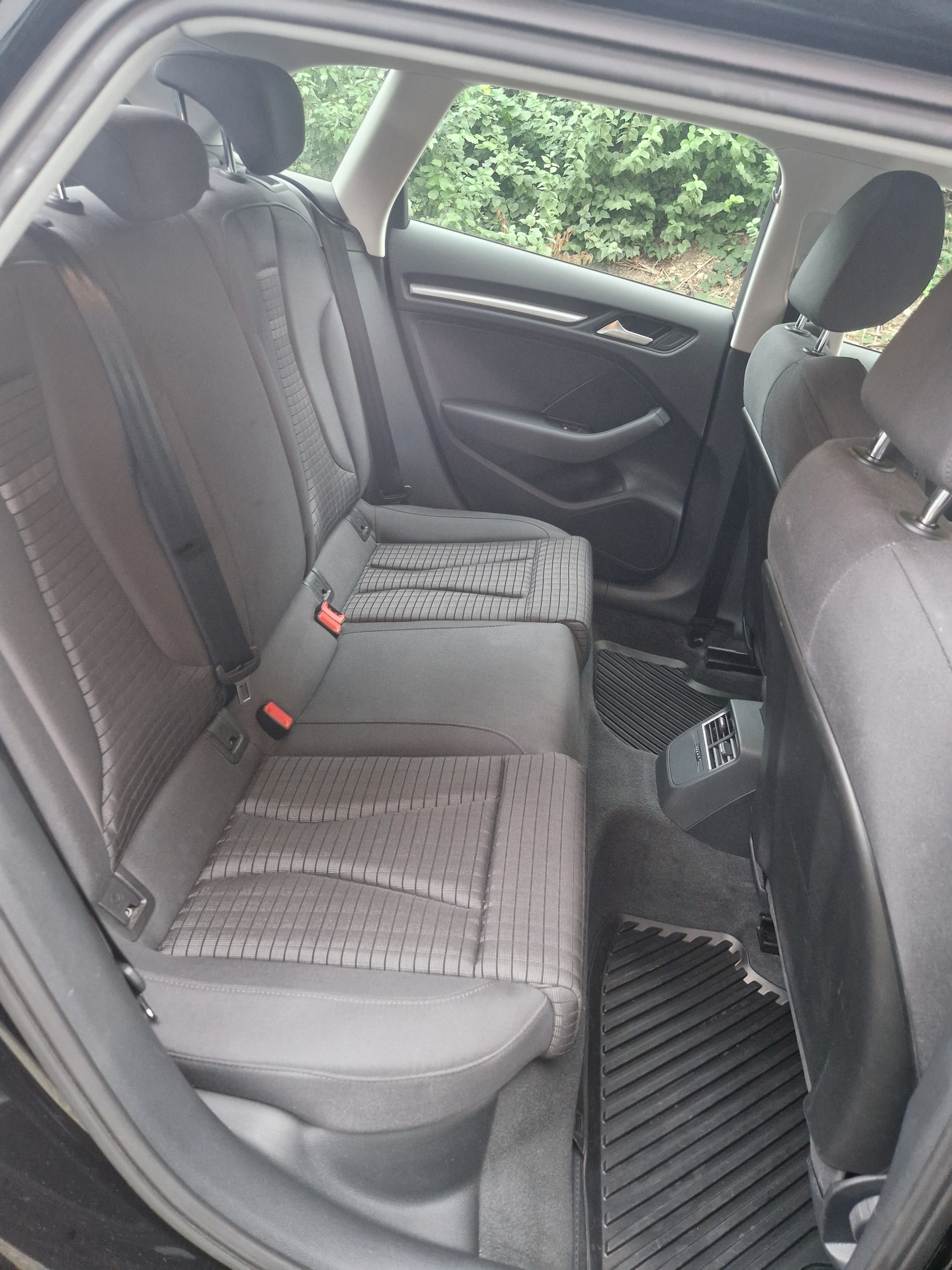 AUDI A3 Sportback 2.0 TDI Ambiente *quattro* 150 PS nur 63.000km, Navigation, frisch ab MFK, TOP Zustand, 8-fach Bereift-image-12
