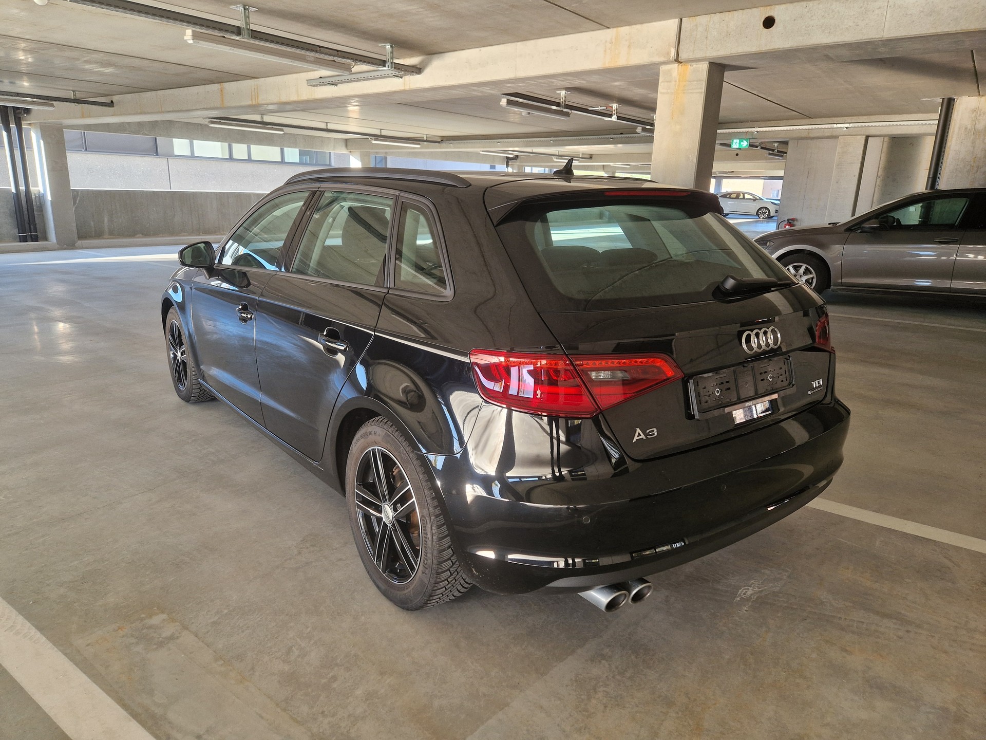 AUDI A3 Sportback 2.0 TDI Ambiente quattro-image-3