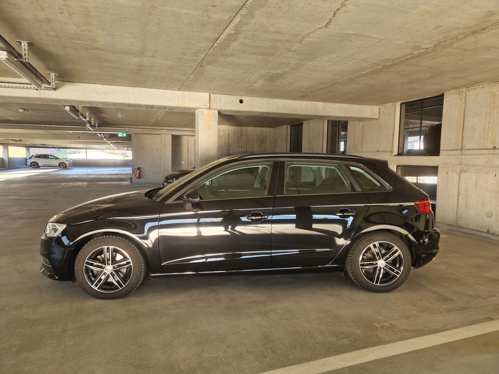 AUDI A3 Sportback 2.0 TDI Ambiente quattro-image-2