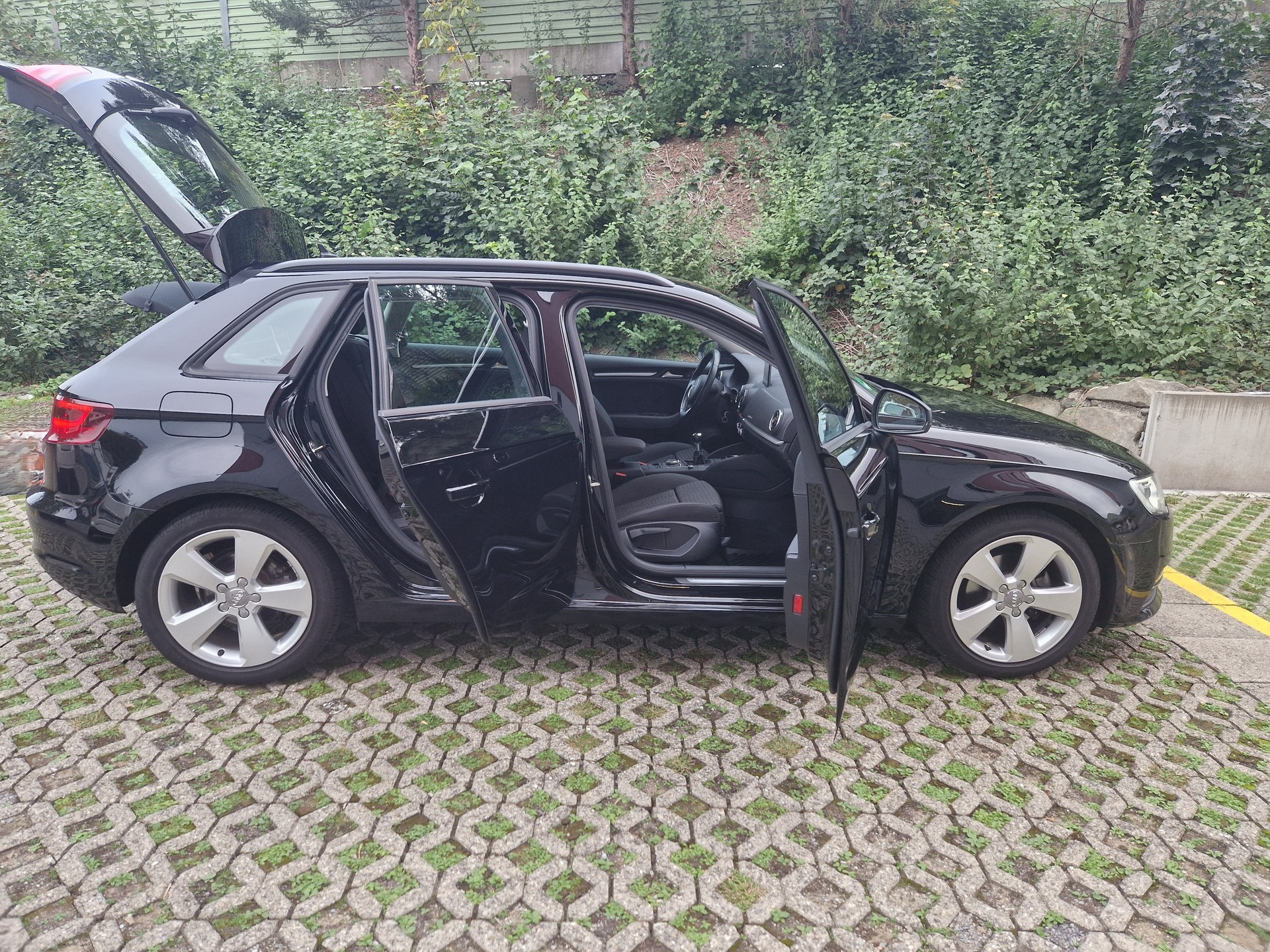 AUDI A3 Sportback 2.0 TDI Ambiente *quattro* 150 PS nur 63.000km, Navigation, frisch ab MFK, TOP Zustand, 8-fach Bereift-image-5