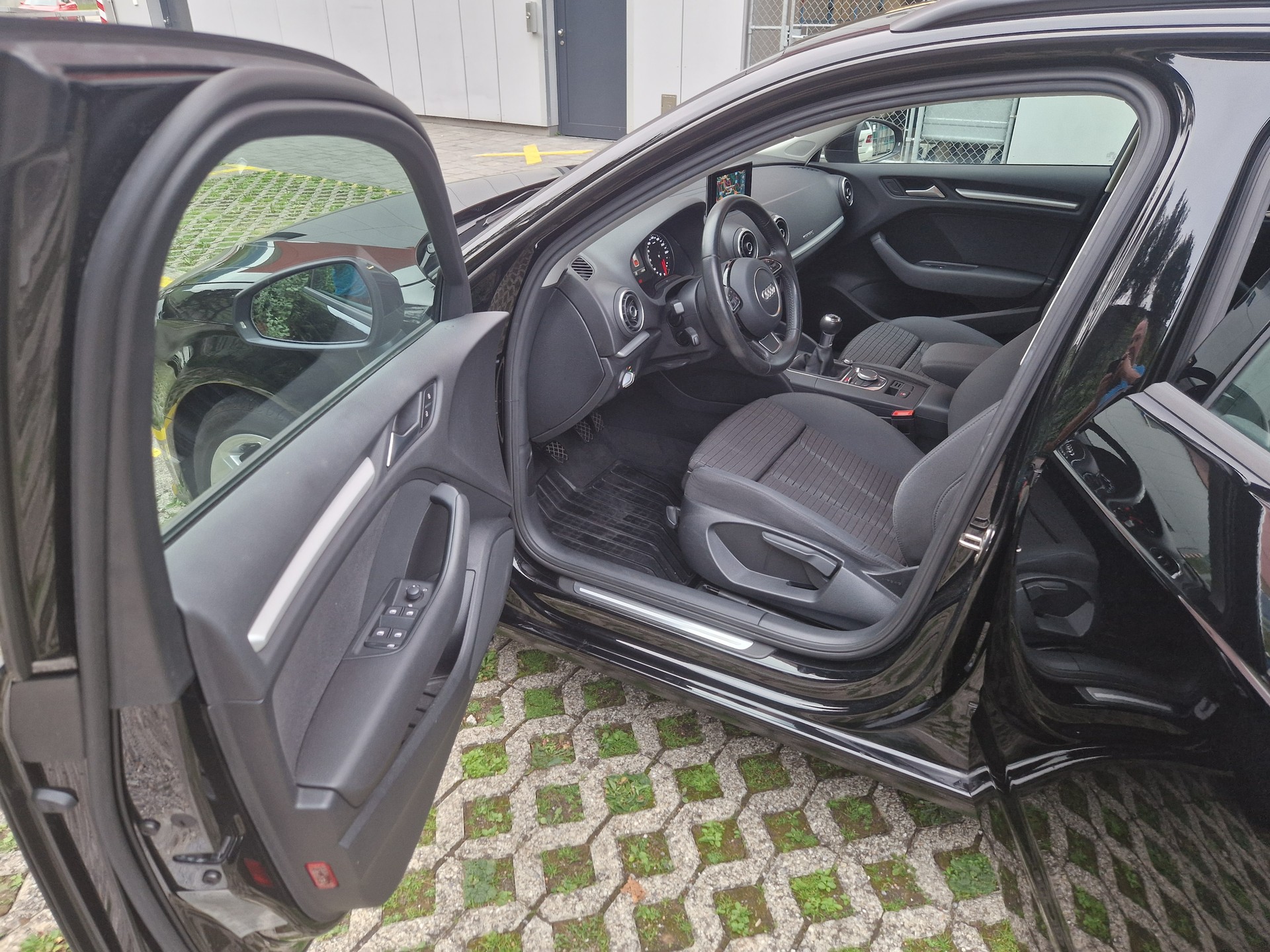 AUDI A3 Sportback 2.0 TDI Ambiente *quattro* 150 PS nur 63.000km, Navigation, frisch ab MFK, TOP Zustand, 8-fach Bereift-image-9