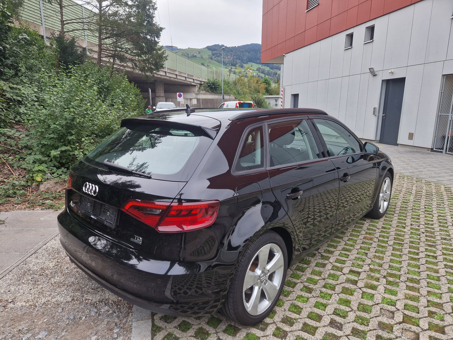 AUDI A3 Sportback 2.0 TDI Ambiente *quattro* 150 PS nur 63.000km, Navigation, frisch ab MFK, TOP Zustand, 8-fach Bereift-image-7
