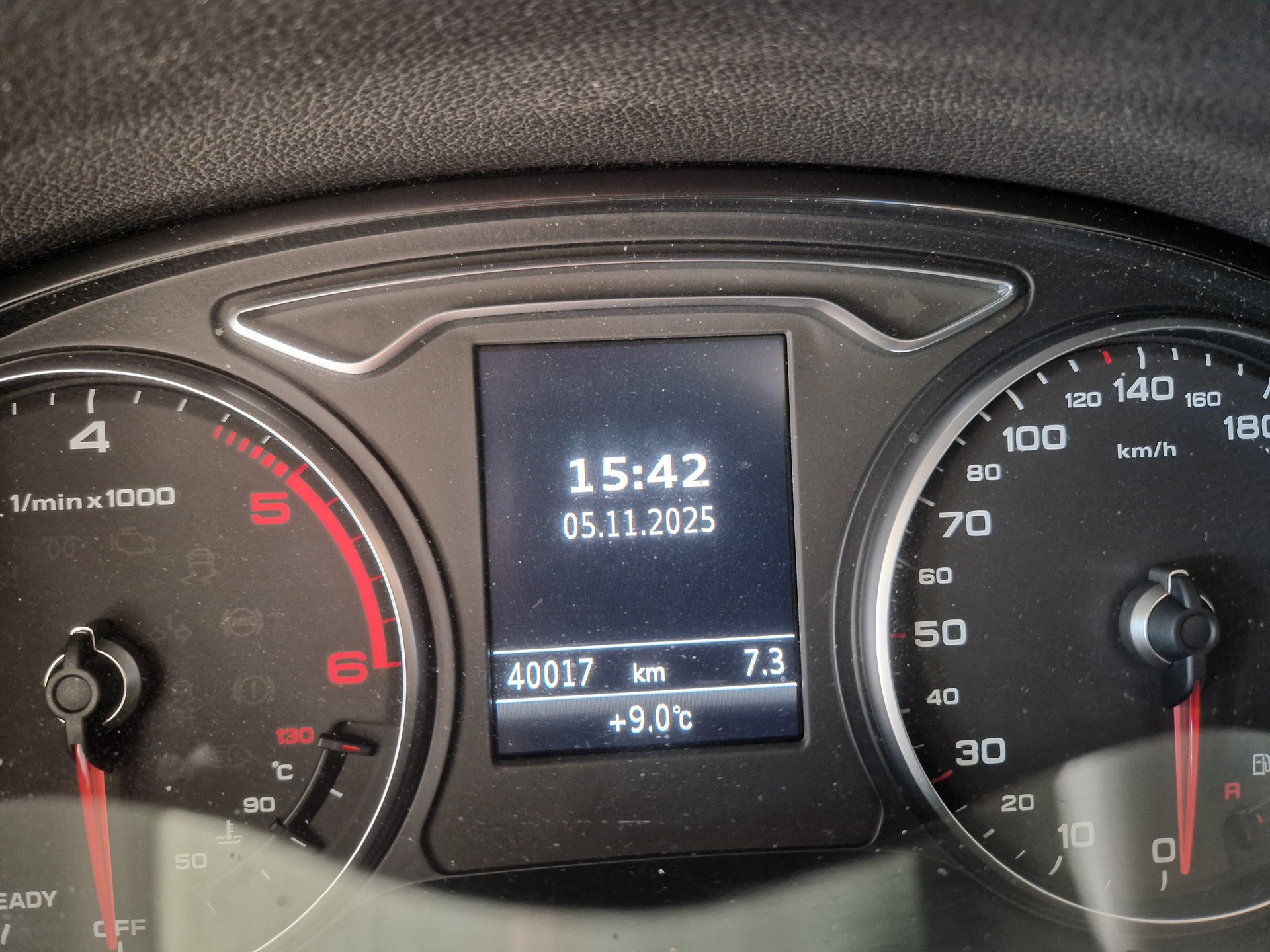 AUDI A3 Sportback 2.0 TDI Ambiente quattro-image-5