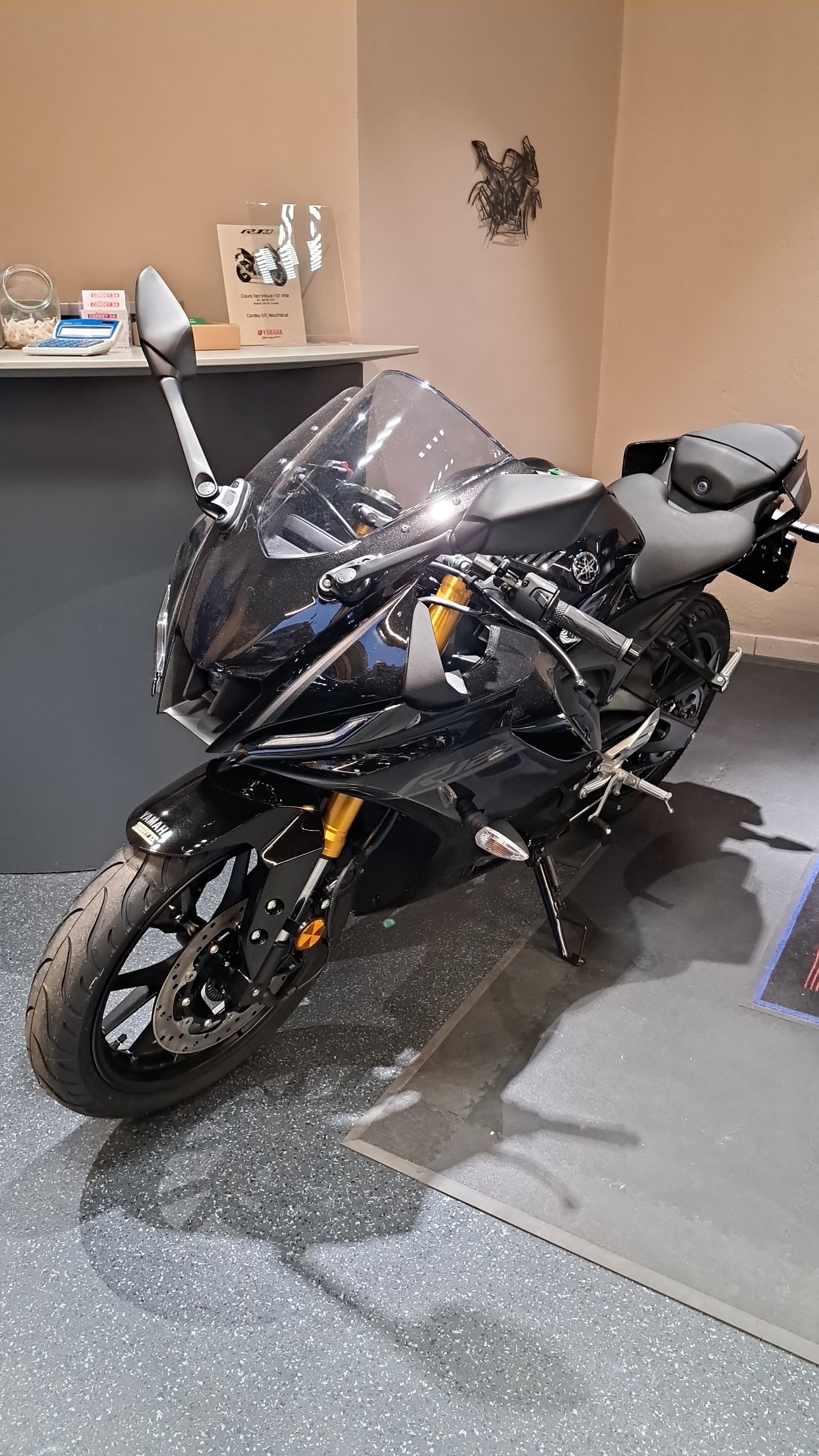 YAMAHA YZF-R 125 ABS