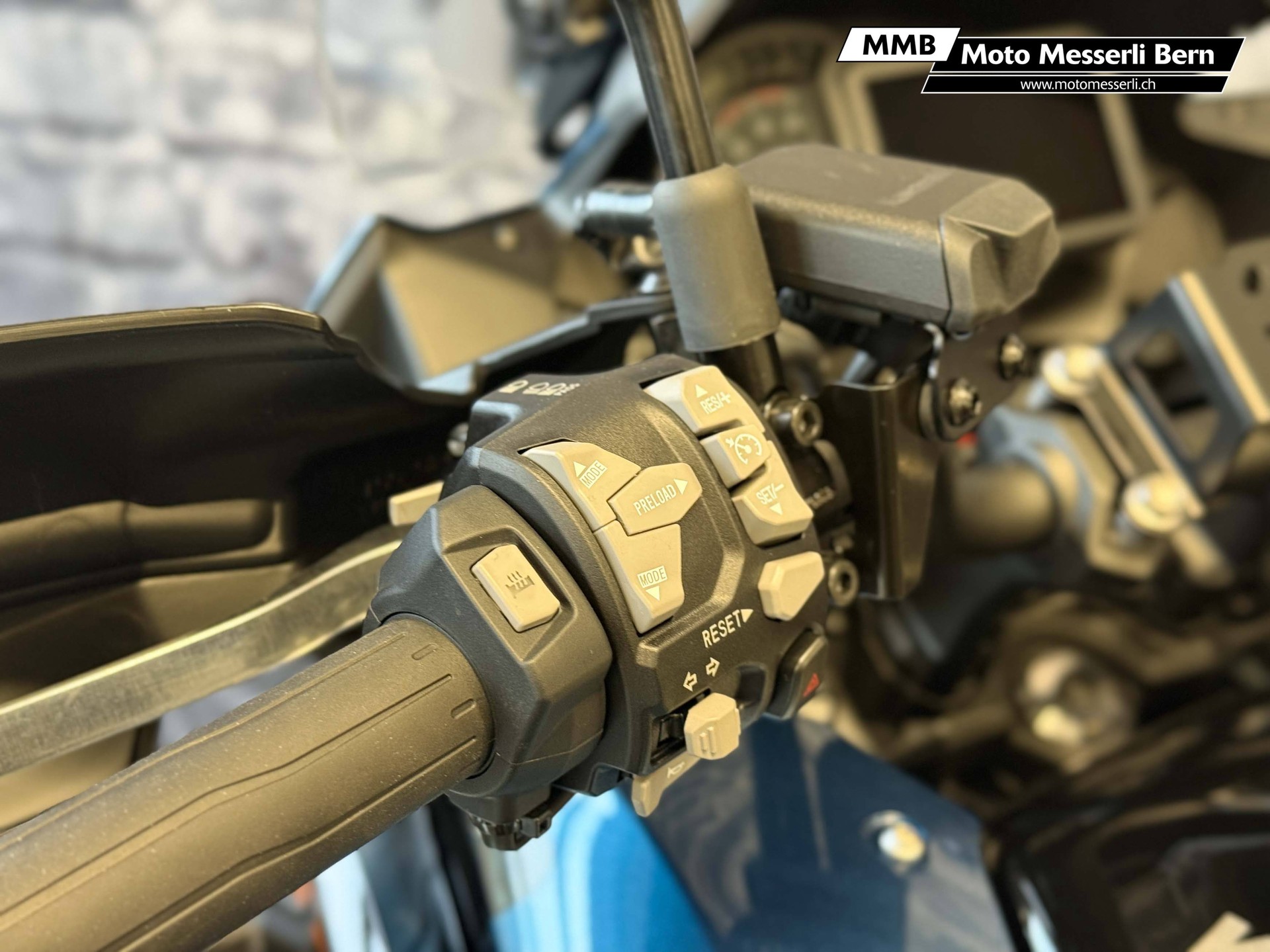 KAWASAKI Versys 1100 SE Grand Tourer-image-8
