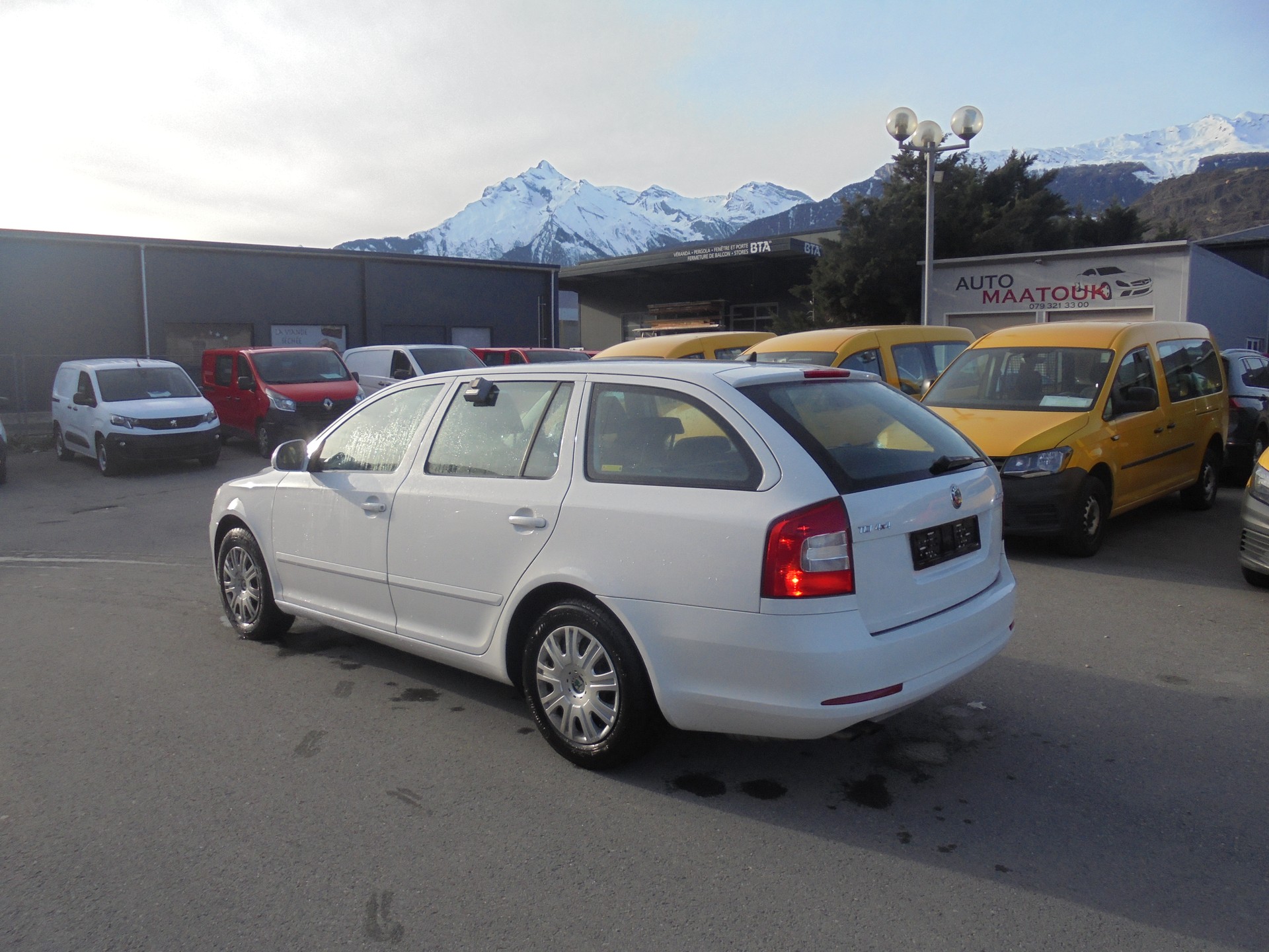 SKODA Octavia Combi 1.6 TDI Ambition 4x4-image-5