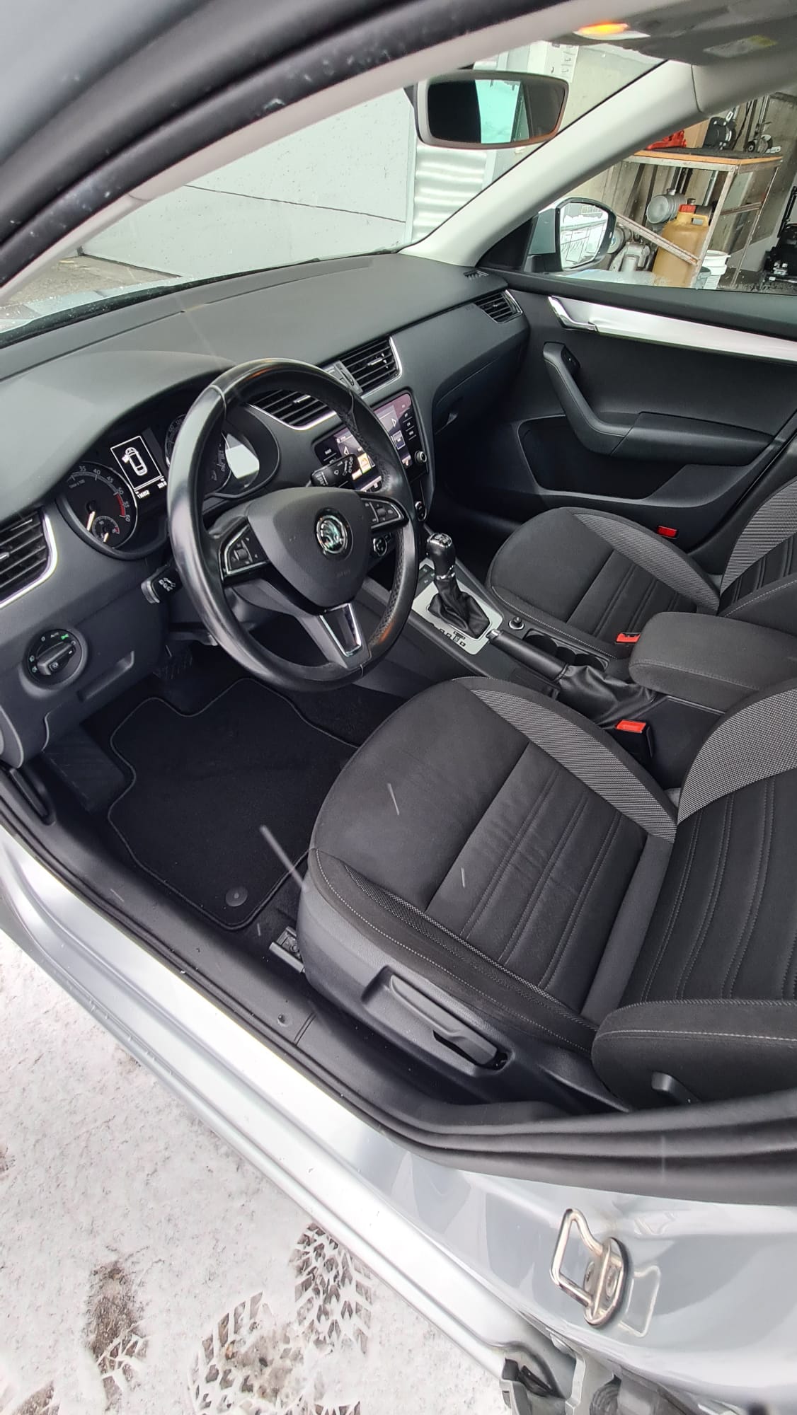 SKODA Octavia Combi 2.0 TDI Ambition 4x4 DSG-image-4
