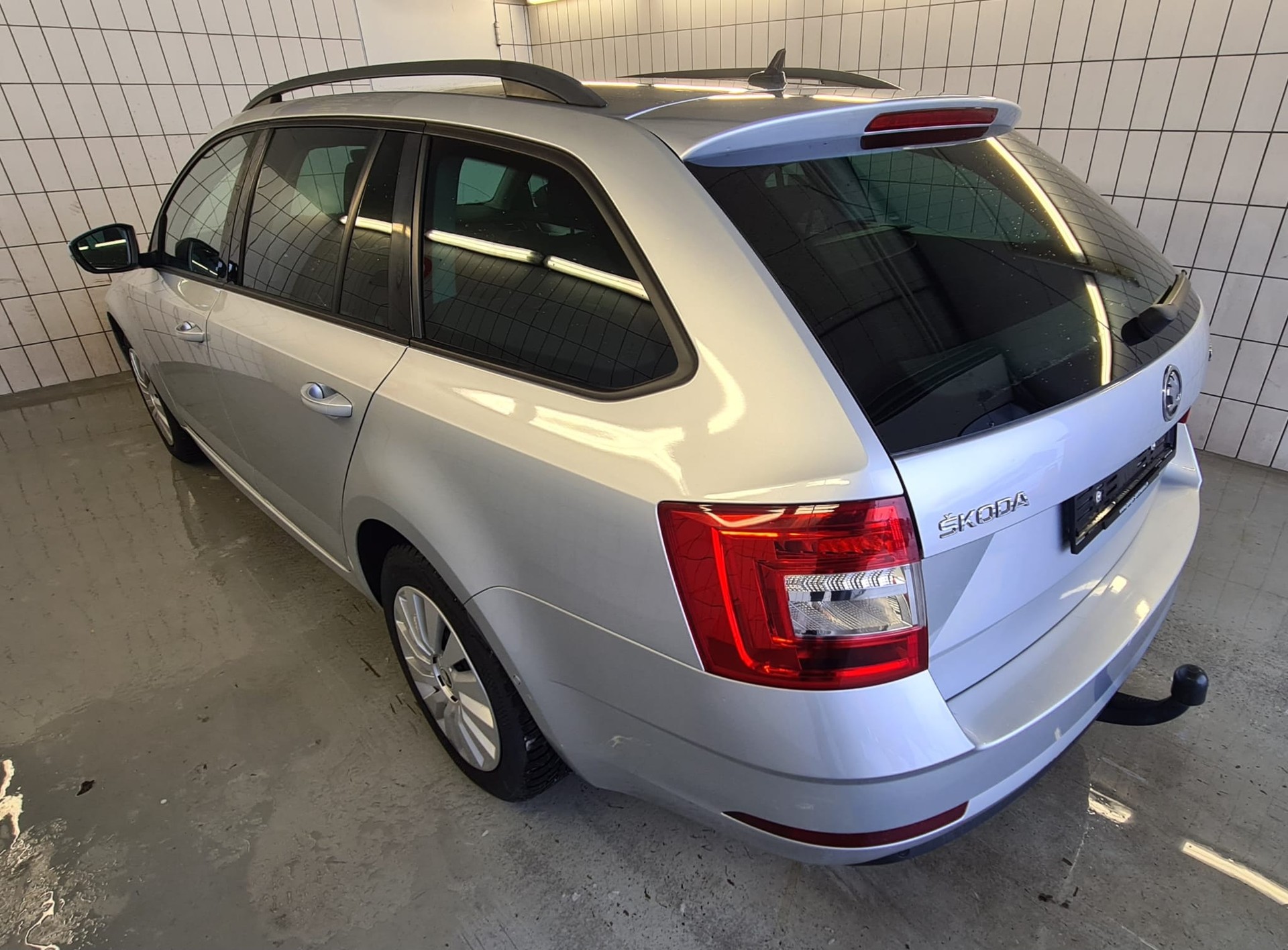 SKODA Octavia Combi 2.0 TDI Ambition 4x4 DSG-image-2