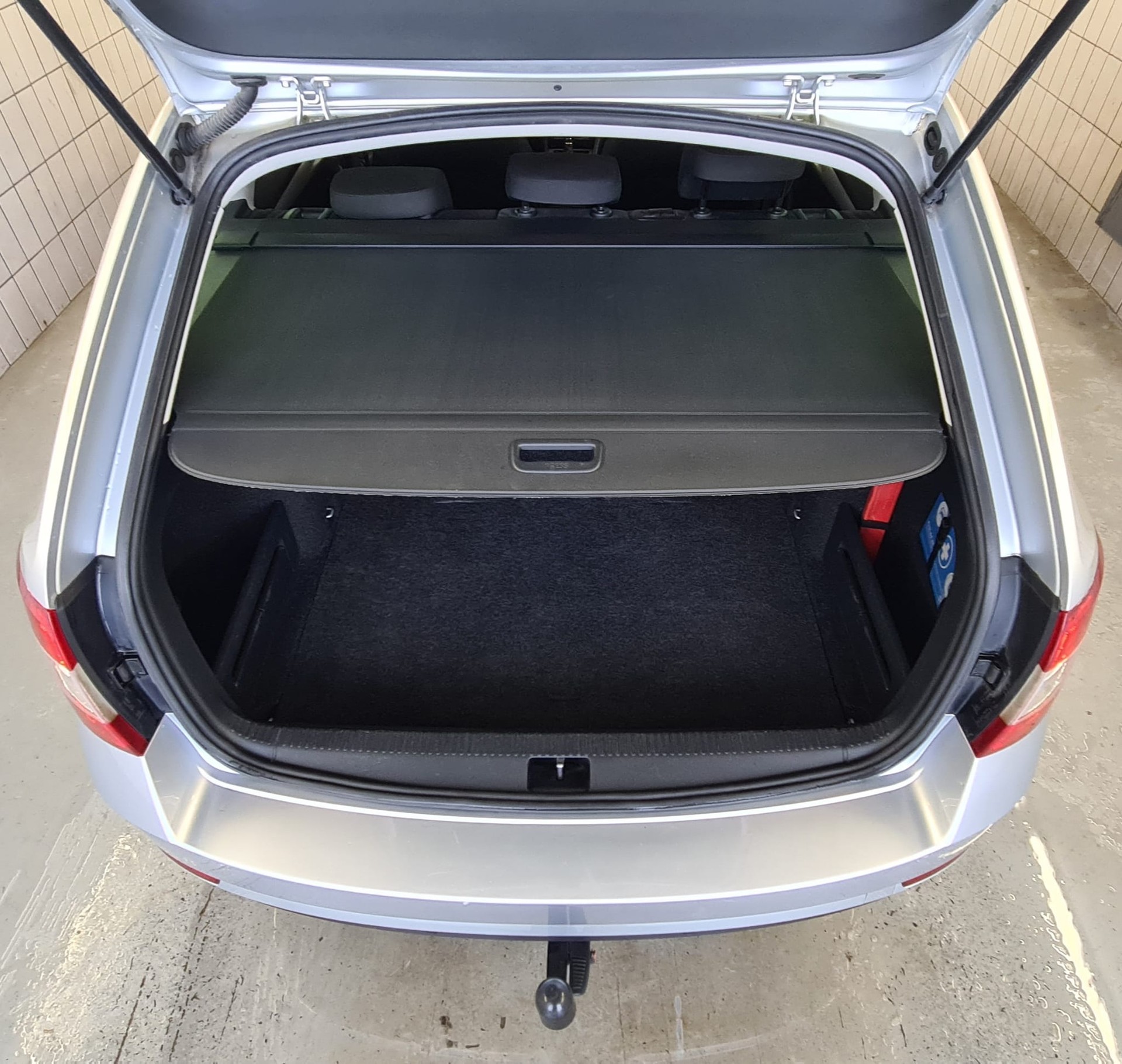SKODA Octavia Combi 2.0 TDI Ambition 4x4 DSG-image-8