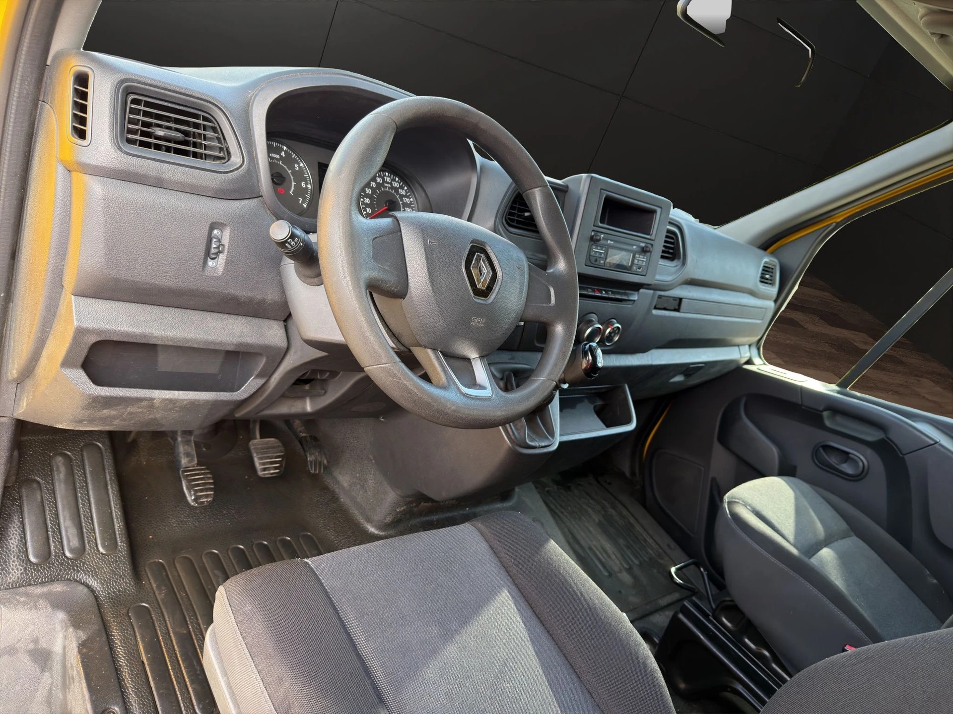 RENAULT Master T35 2.3dCi 135 L3H3-image-5