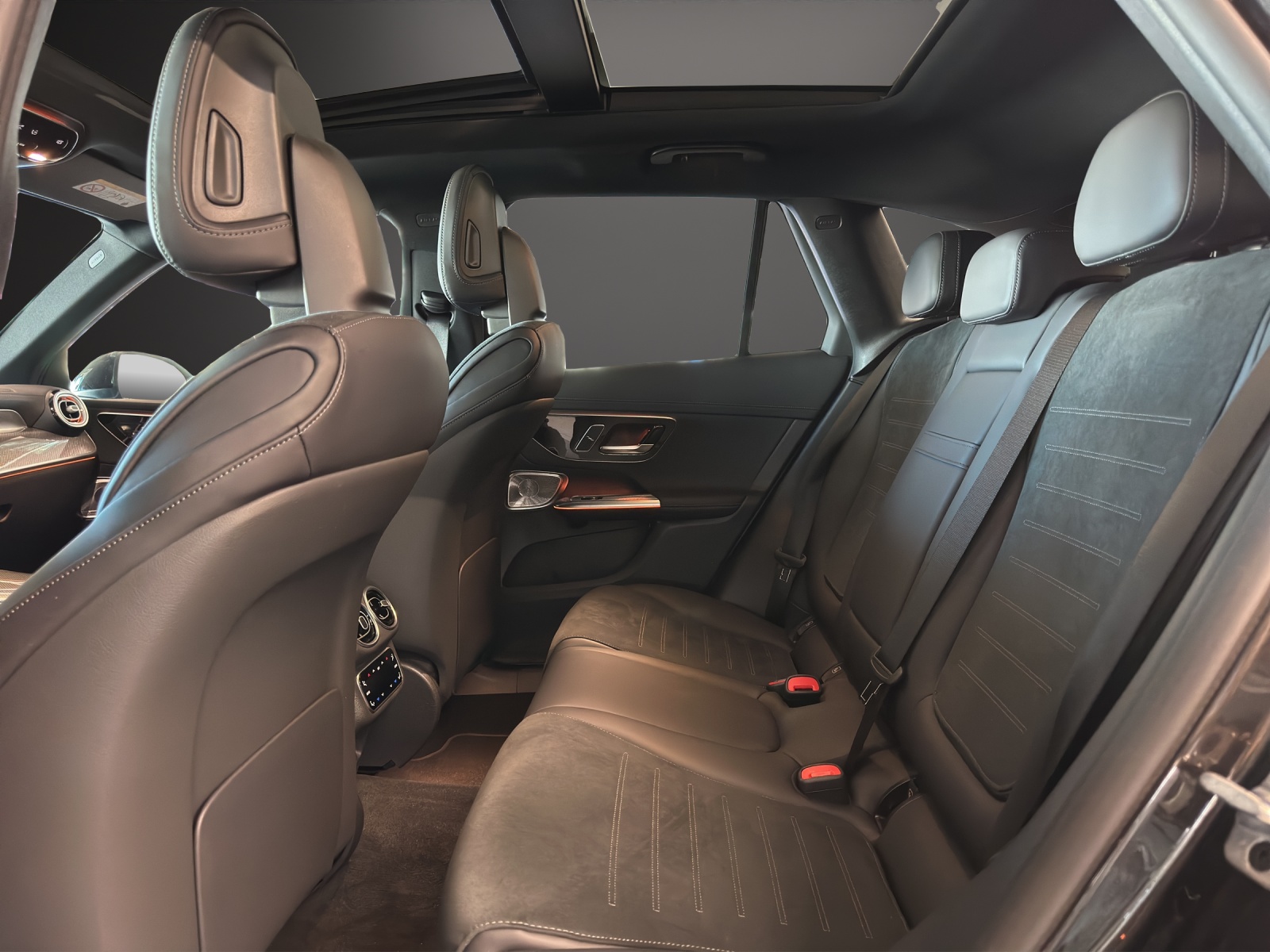 MERCEDES-BENZ GLC 300 4Matic 9G-Tronic-image-11