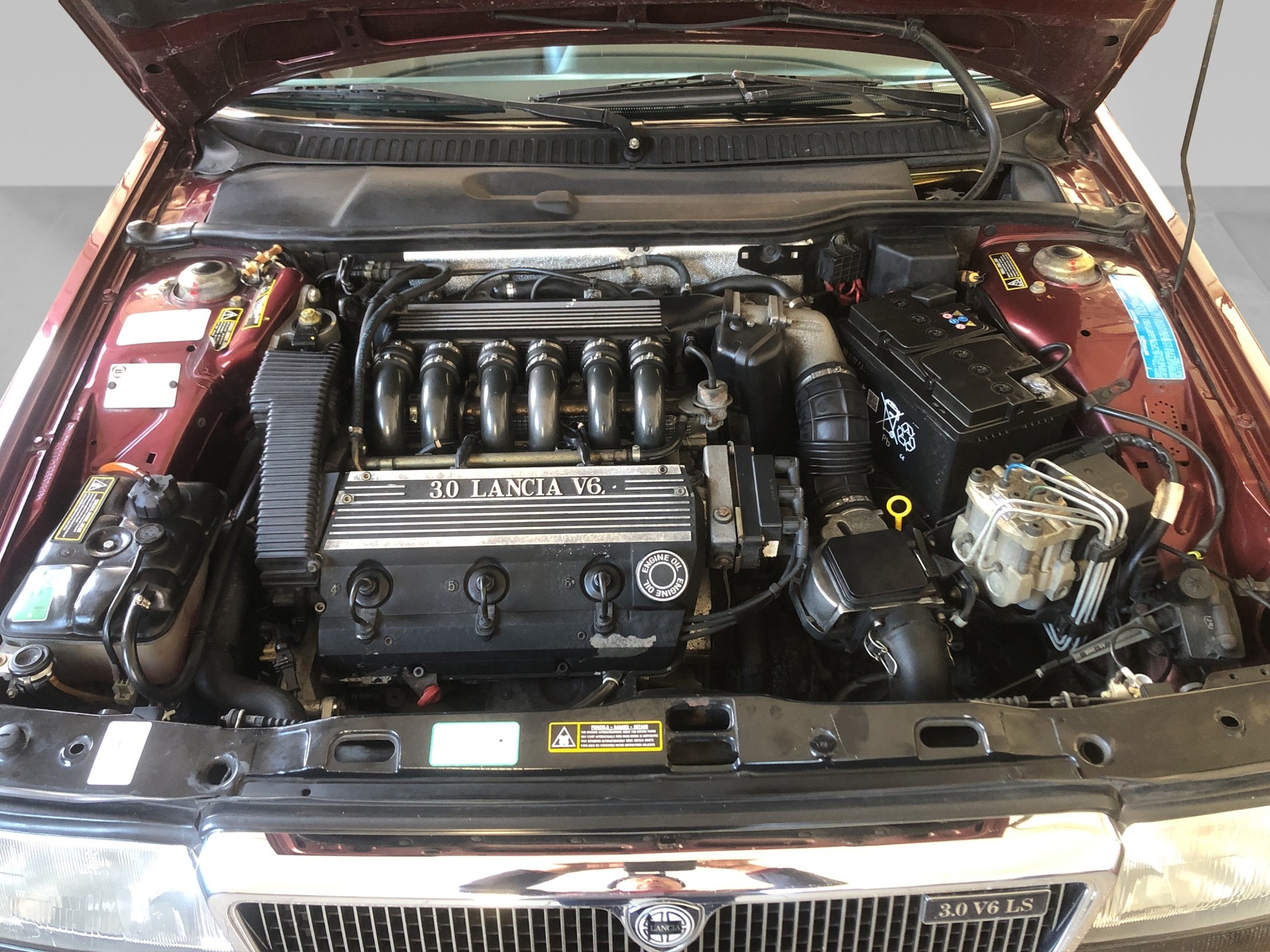 LANCIA Thema 3.0 V6 LS-image-12