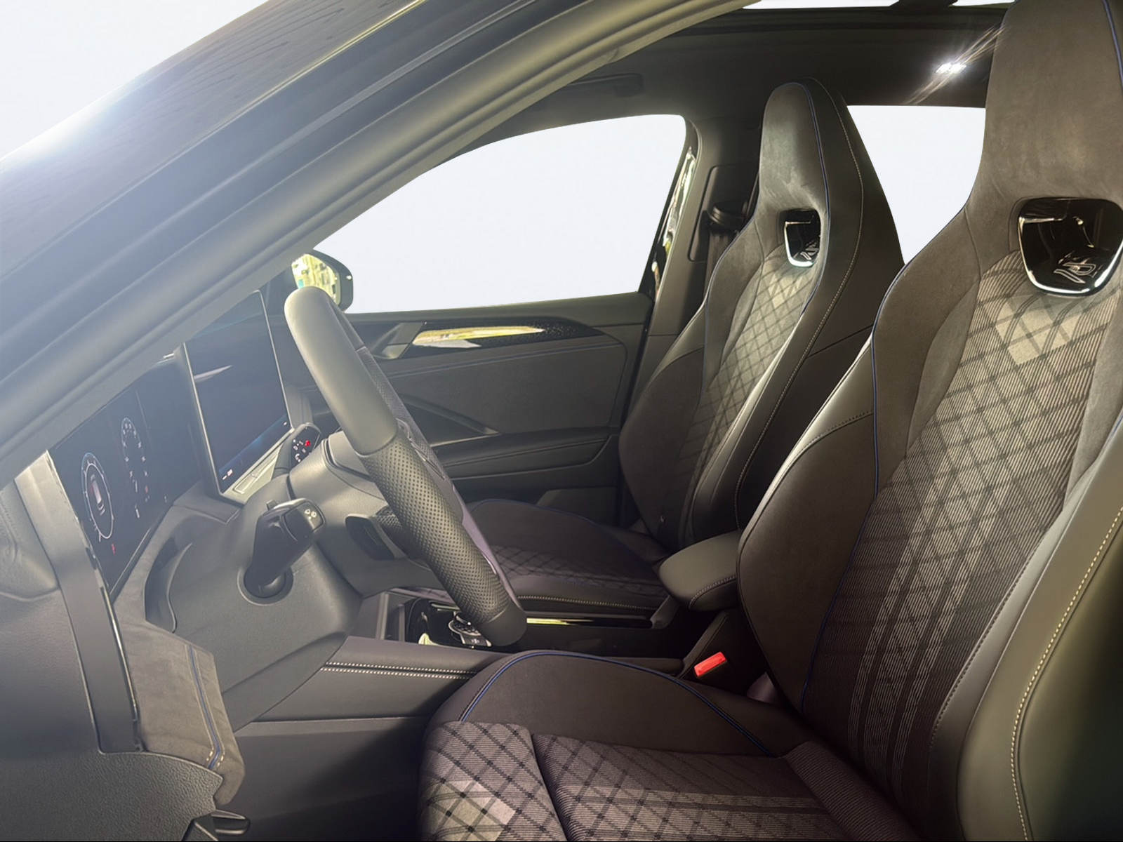 VW Tiguan 2.0 TSI DSG R-Line 4Motion-image-9