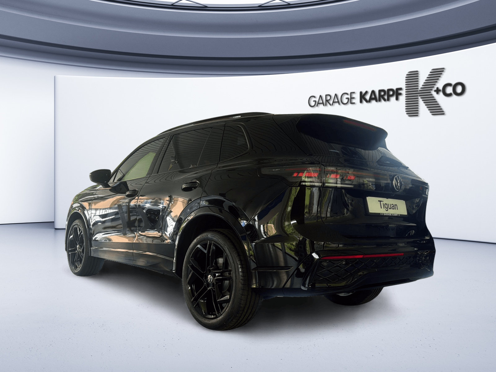 VW Tiguan 2.0 TSI DSG R-Line 4Motion-image-2