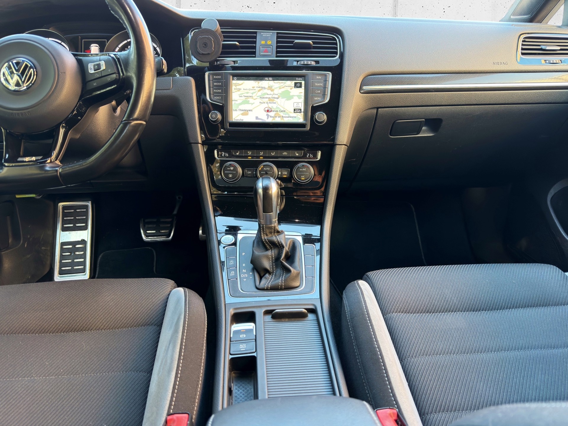 VW Golf 2.0 TSI R 4Motion DSG-image-19