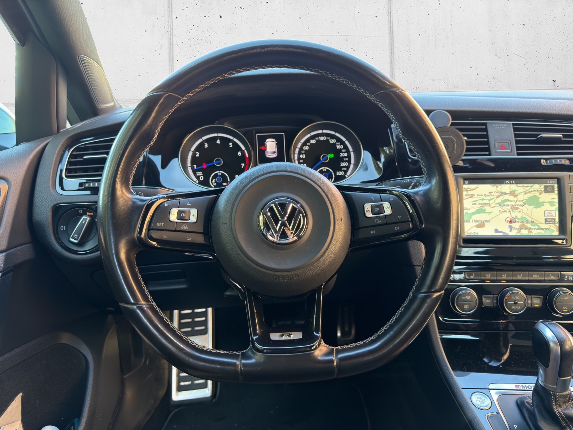 VW Golf 2.0 TSI R 4Motion DSG-image-14