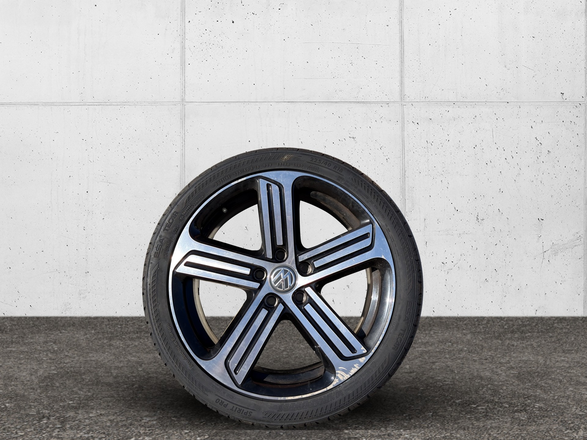 VW Golf 2.0 TSI R 4Motion DSG-image-1