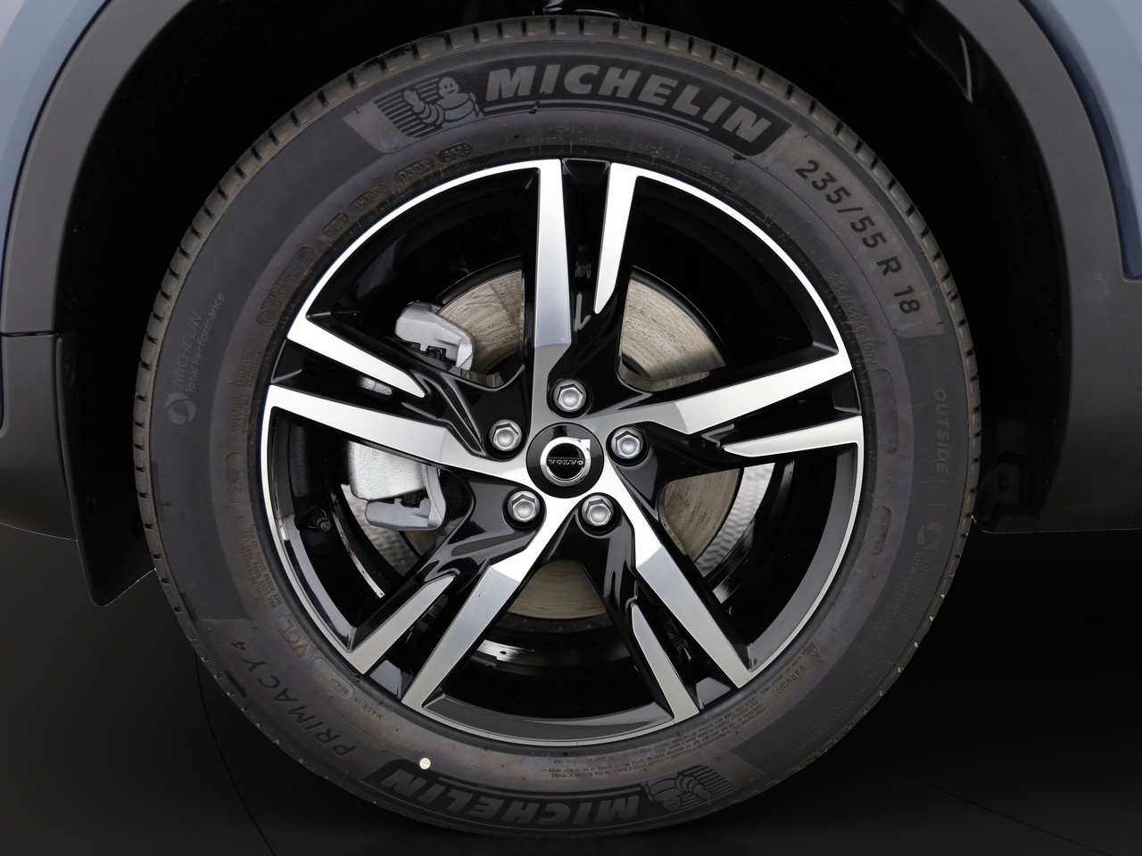VOLVO XC40 2.0 B3 MH Plus Dark-image-4