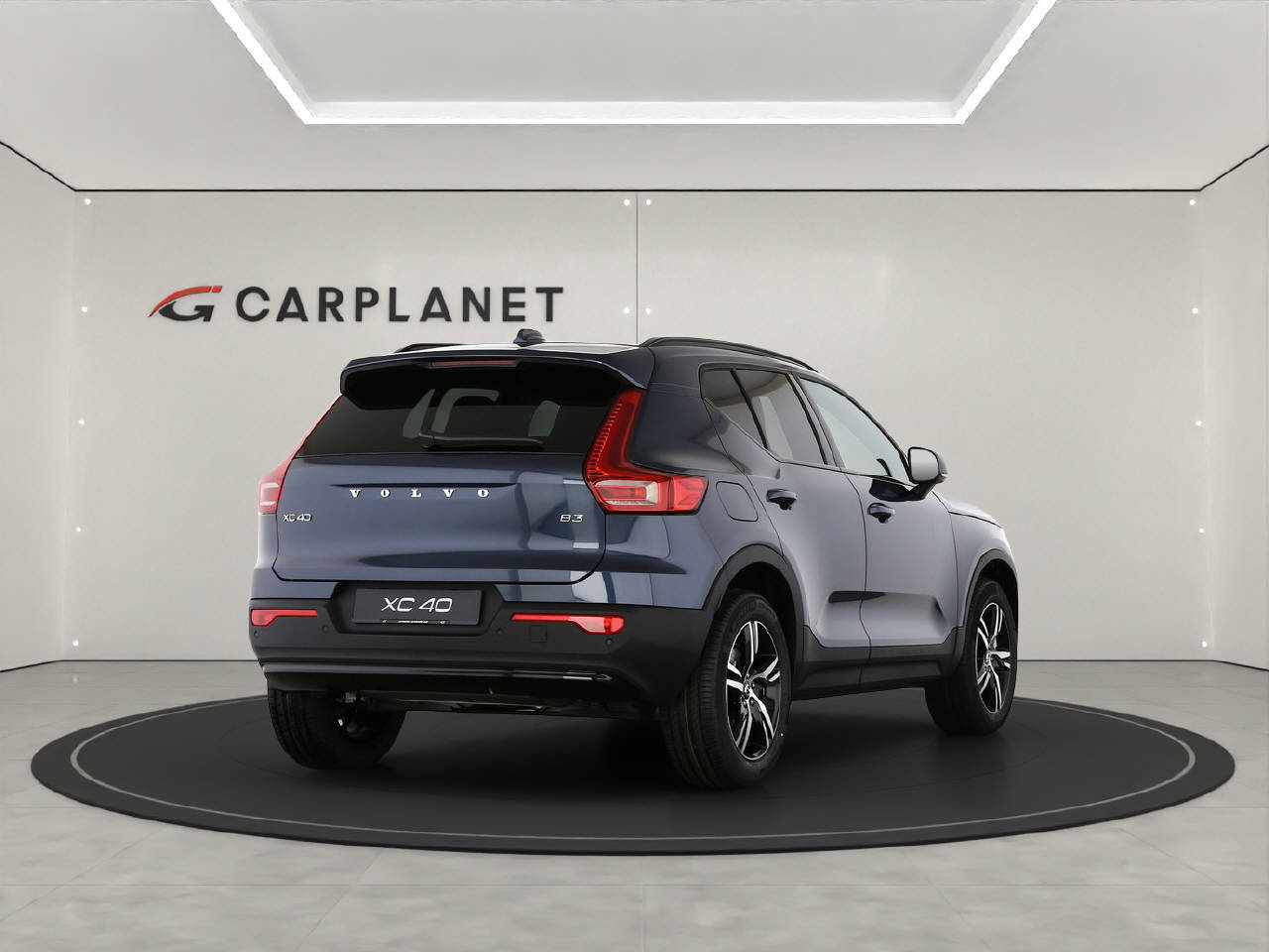 VOLVO XC40 2.0 B3 MH Plus Dark-image-2