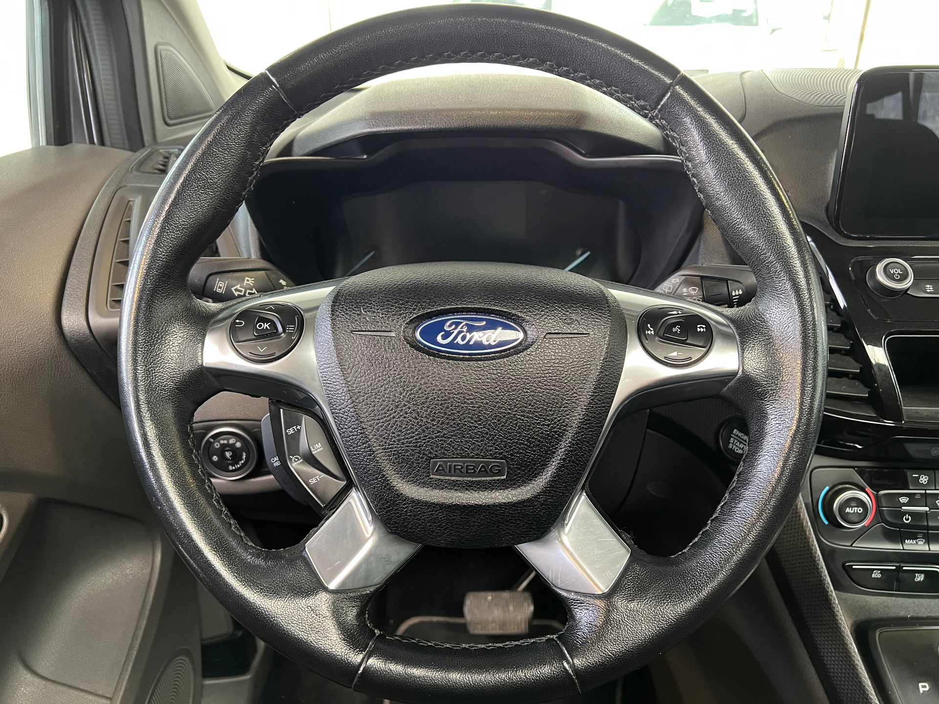 FORD Grand Tourneo Connect 1.5 EcoBlue Titanium Automat-image-7