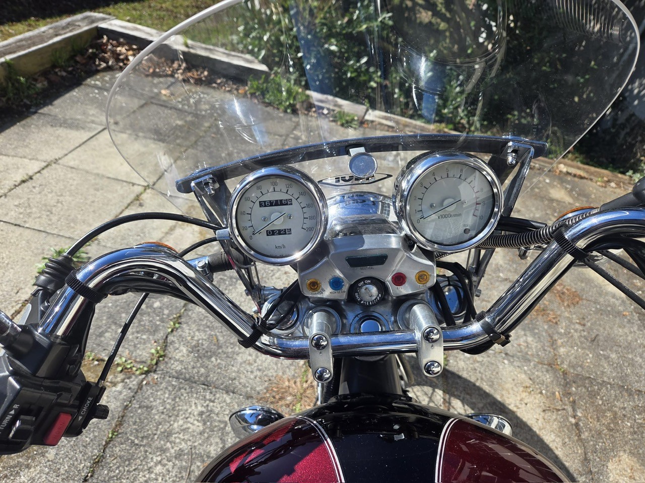 YAMAHA XV 1100 Virago-image-1