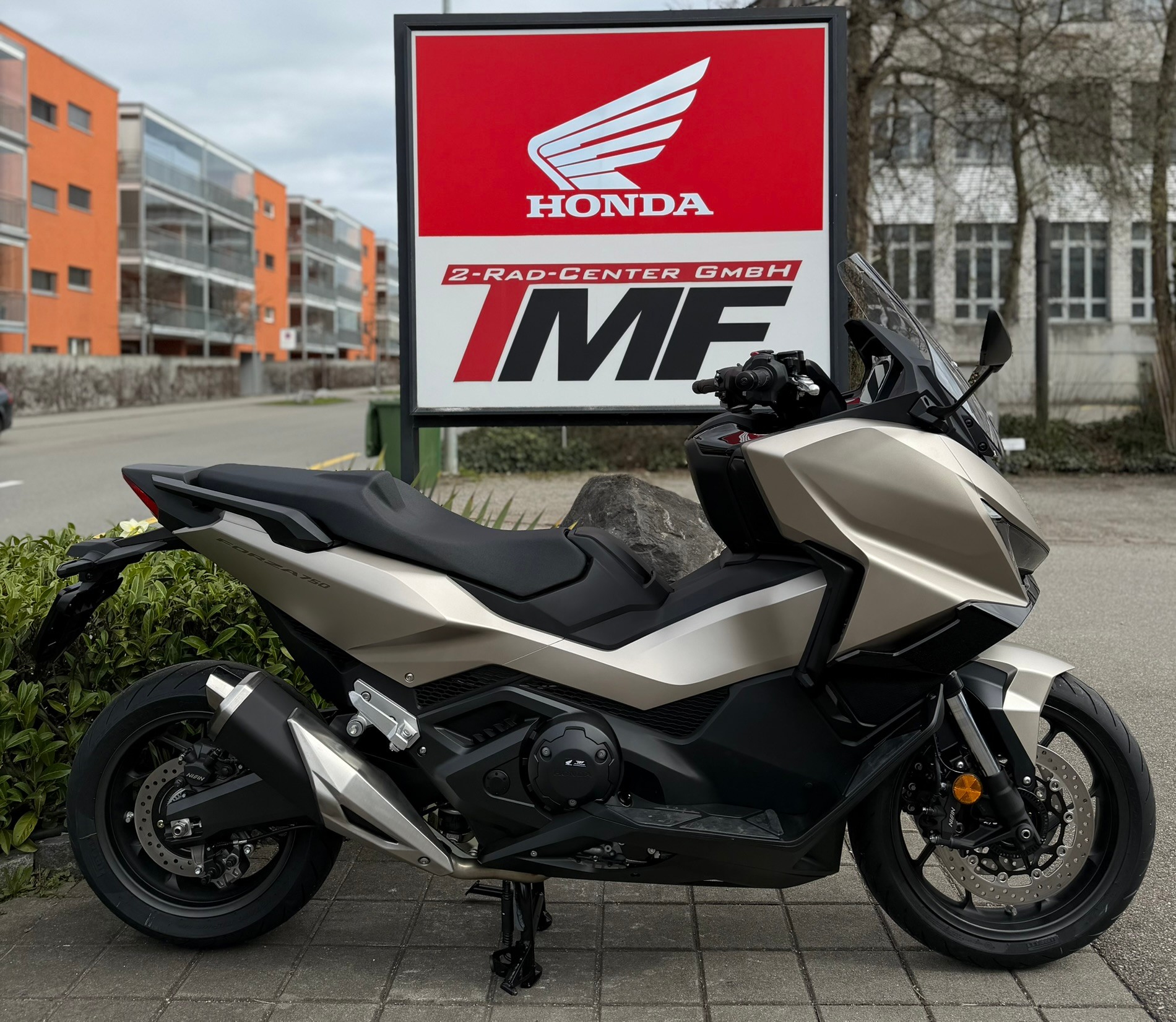 HONDA FORZA 750