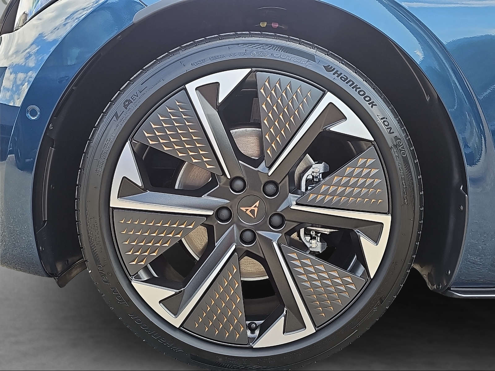 CUPRA Born 59 kWh Edge-image-3