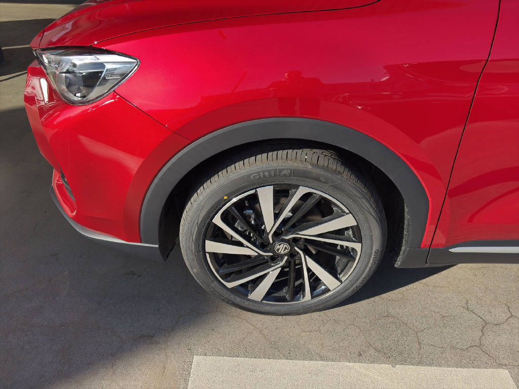 MG ZS 1.5 Hybrid+ Luxury-image-9