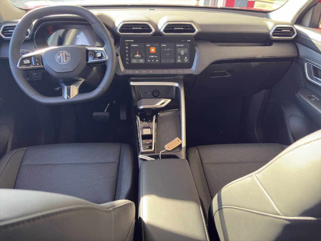 MG ZS 1.5 Hybrid+ Luxury-image-6