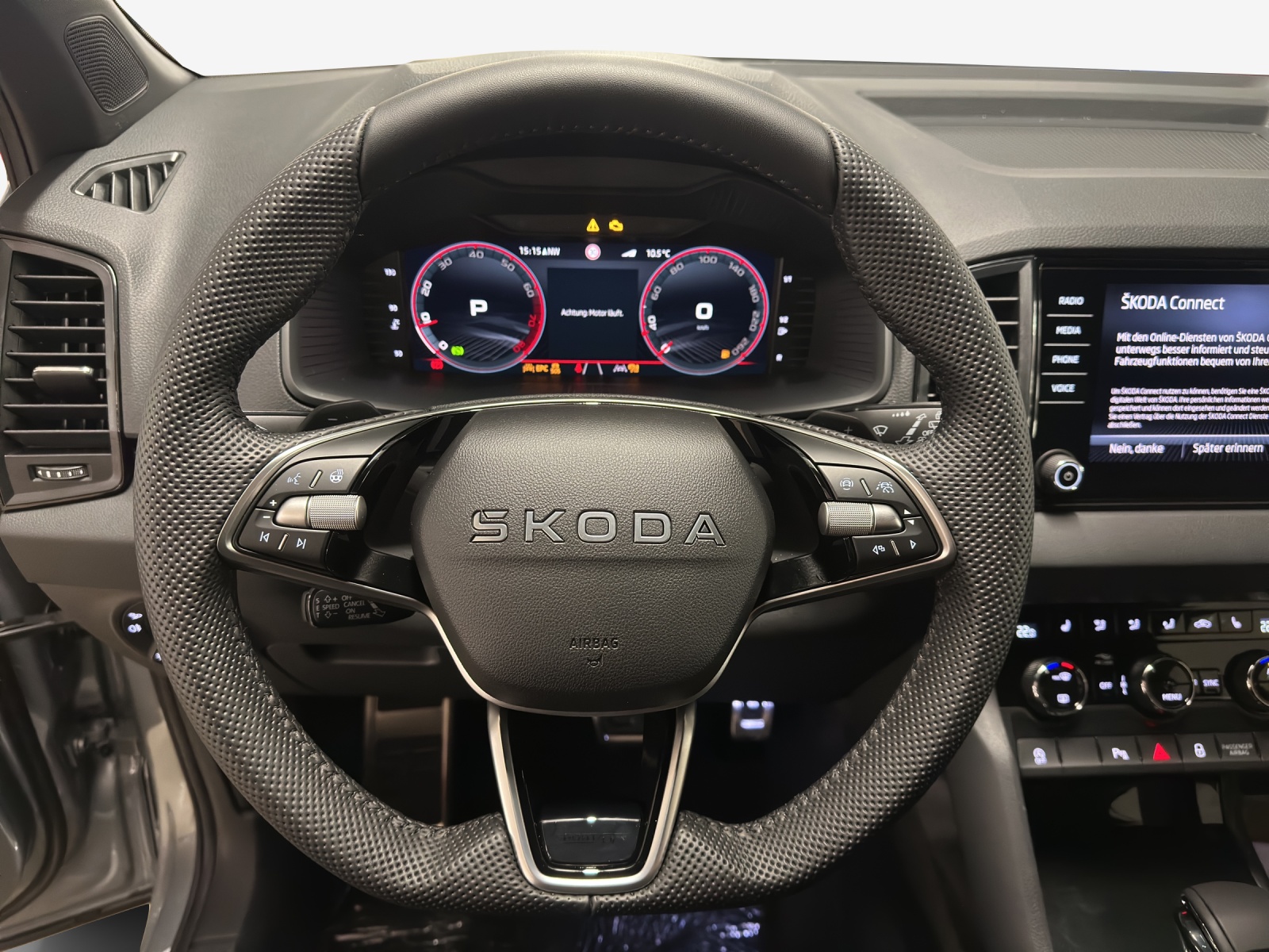 SKODA Karoq 2.0 TSI SportLine 4x4 DSG-image-9