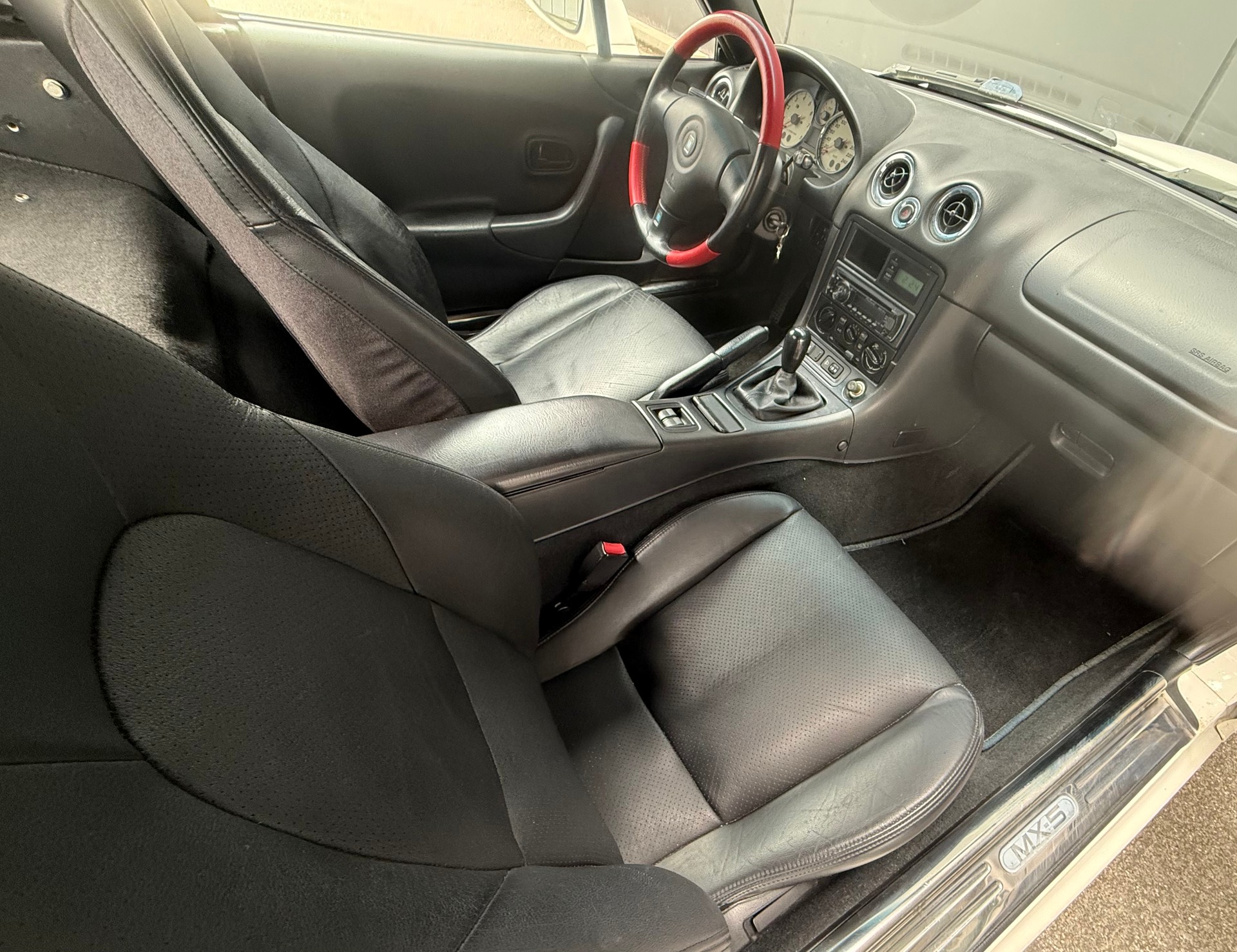 MAZDA MX-5 1.6i-16 SE Youngster+Klima-image-3